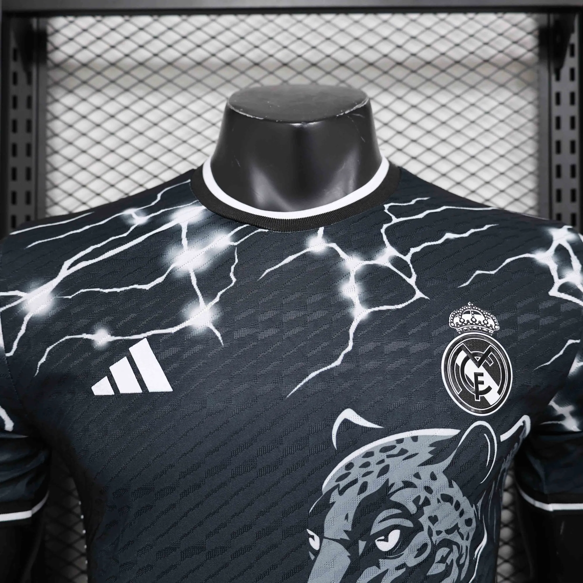 24-25 Real Madrid Black Jaguar Special Edition Player Version Shirt Soccer AAAAJersey Yupoo 1