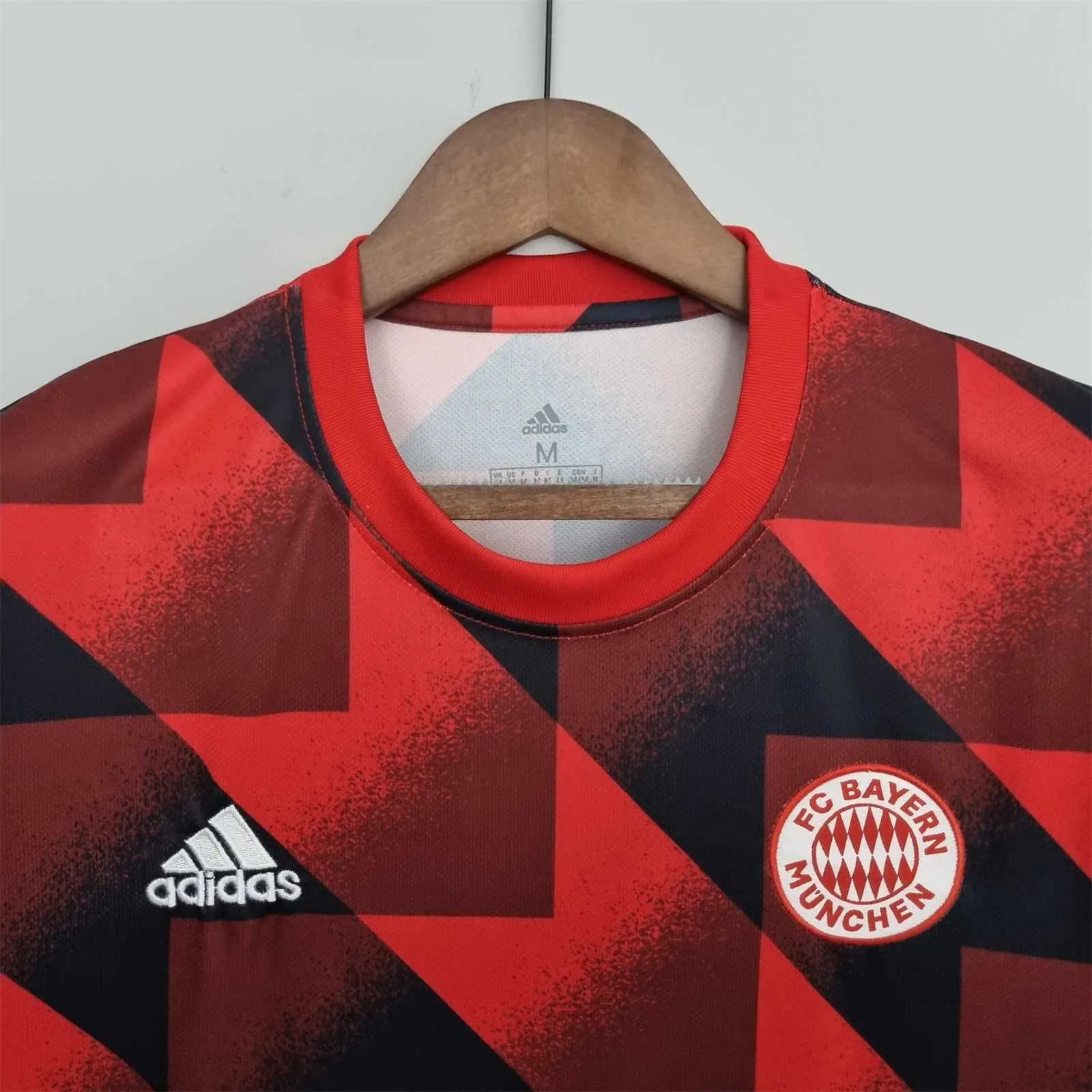 22-23 Bayern training kit red geometric pattern 1