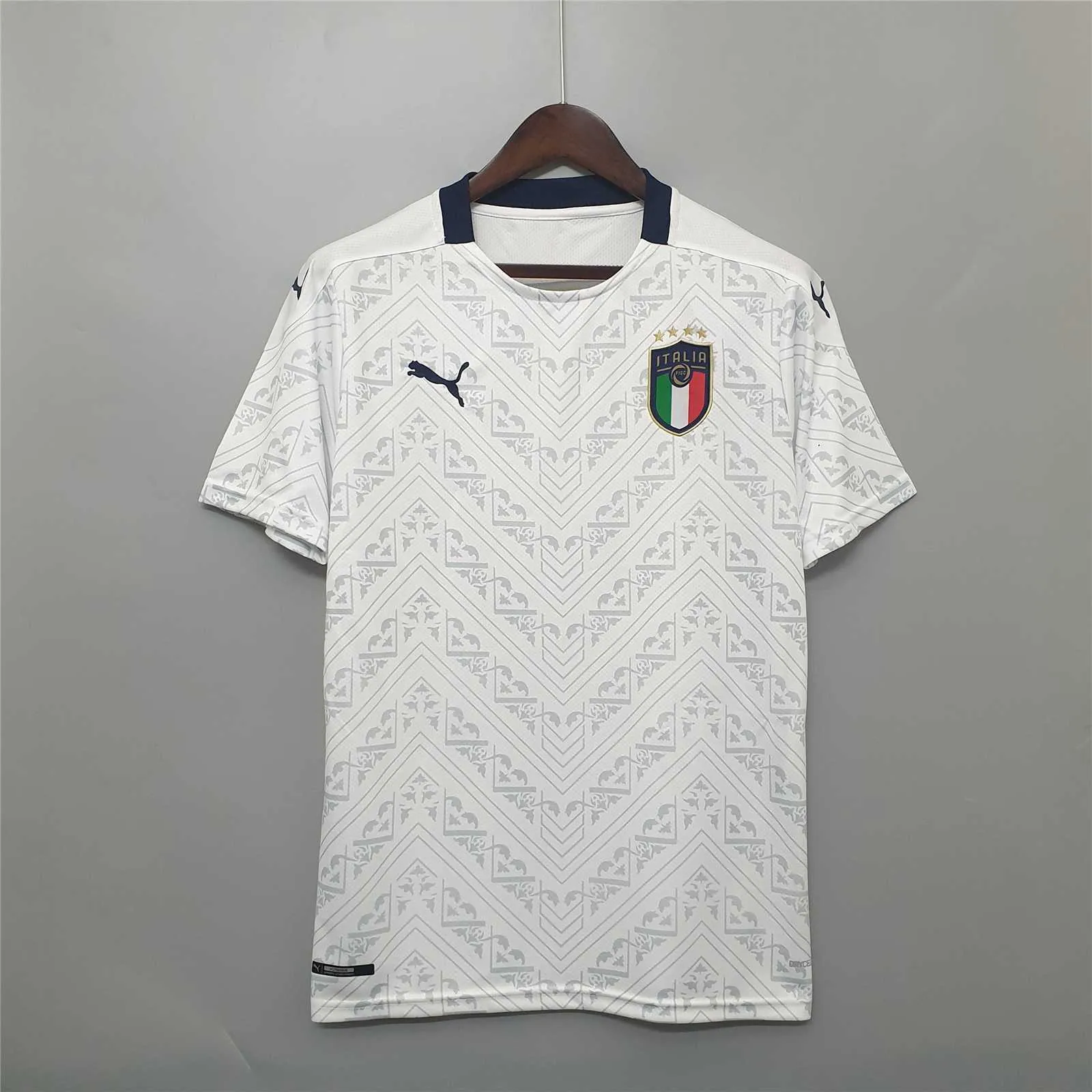 2020 Italy away white 10