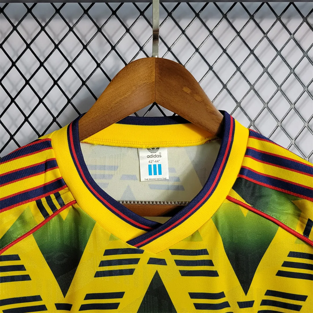 91-93 Arsenal away 8