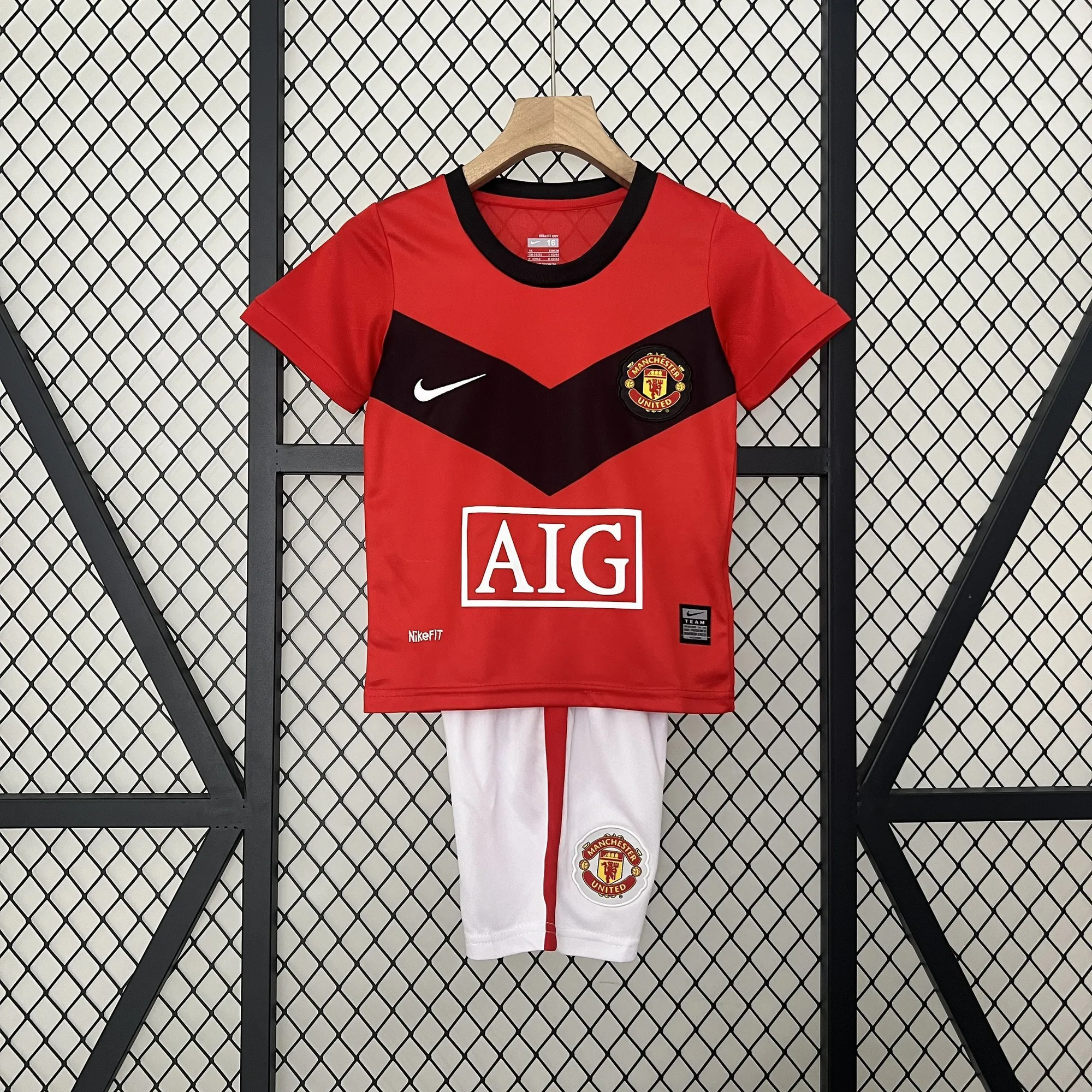 09-10 Manchester United Home Retro Kid Kits Children Sets Jersey Supplier Yupoo 11