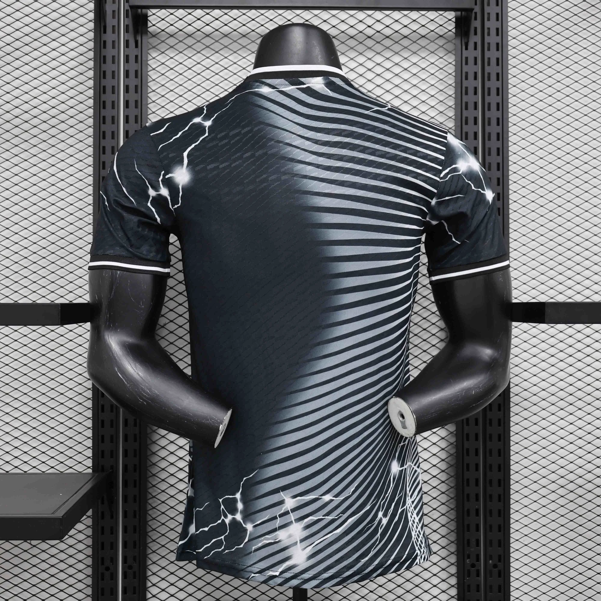 24-25 Real Madrid Black Jaguar Special Edition Player Version Shirt Soccer AAAAJersey Yupoo 2