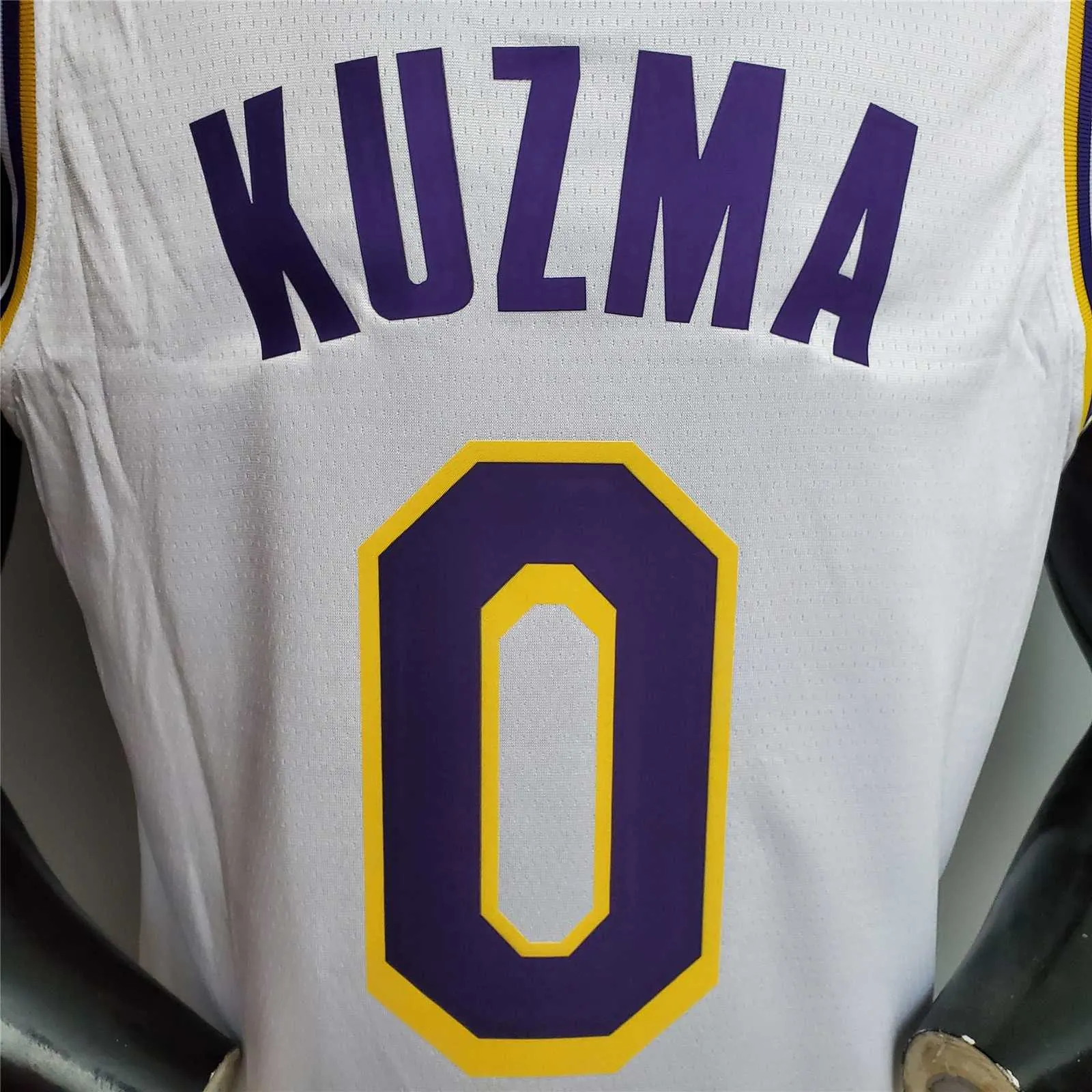 KUZMA #0 Lakers Round neck white 4