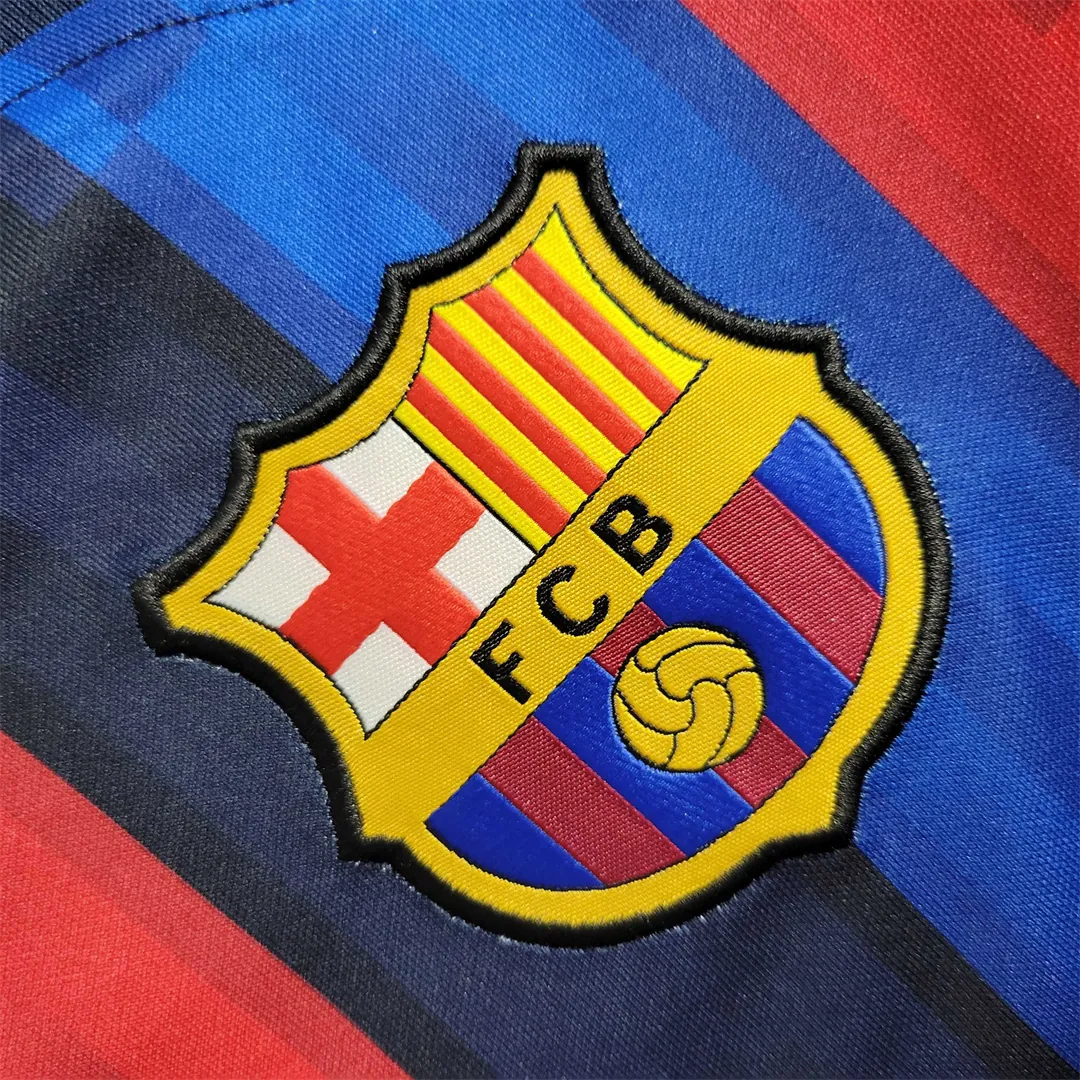 22-23 Barcelona home - 3 3