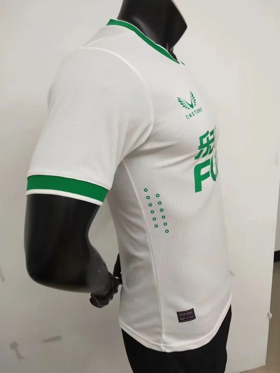 22-23 Newcastle third away player version 8