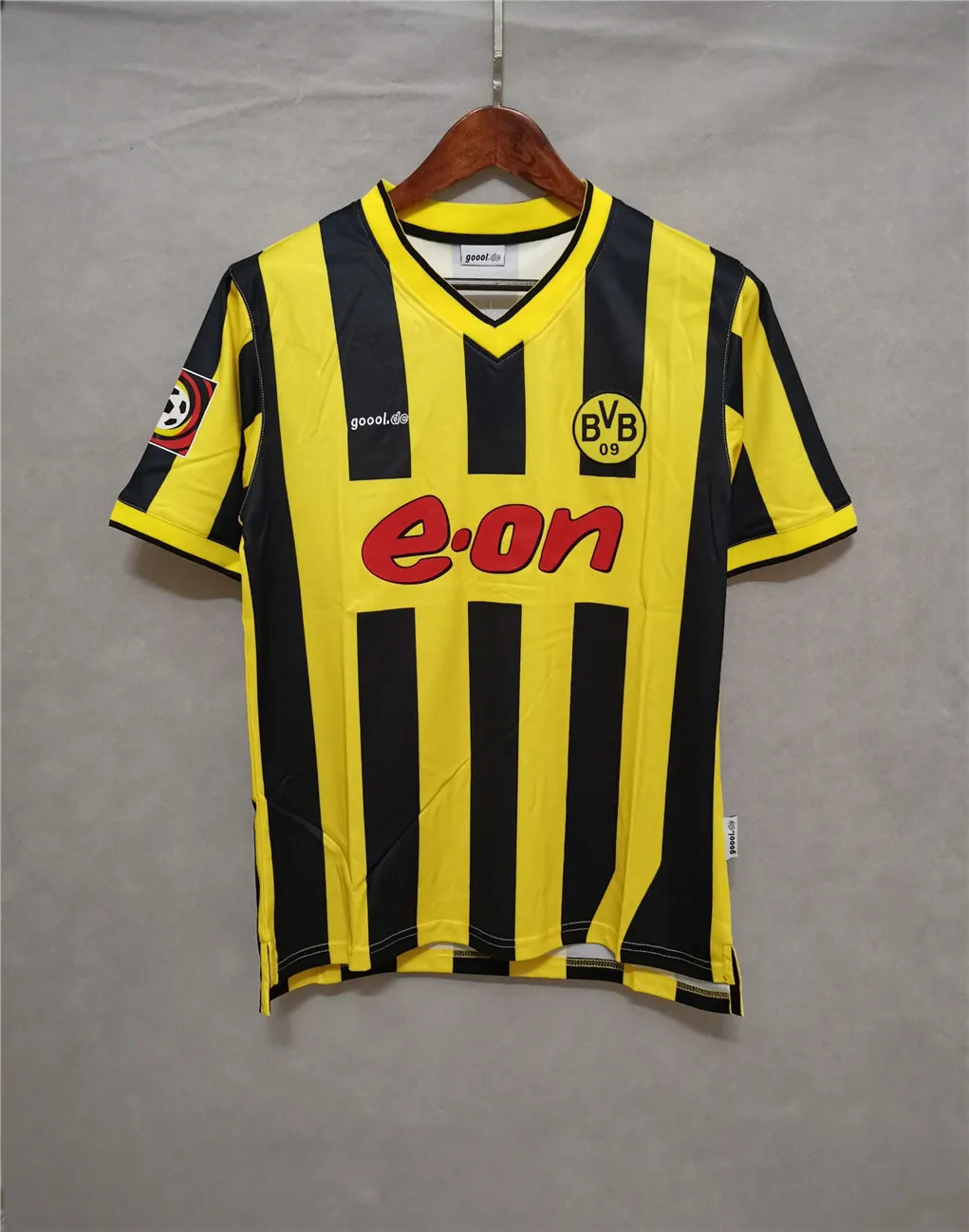 2000 Dortmund home yellow 9