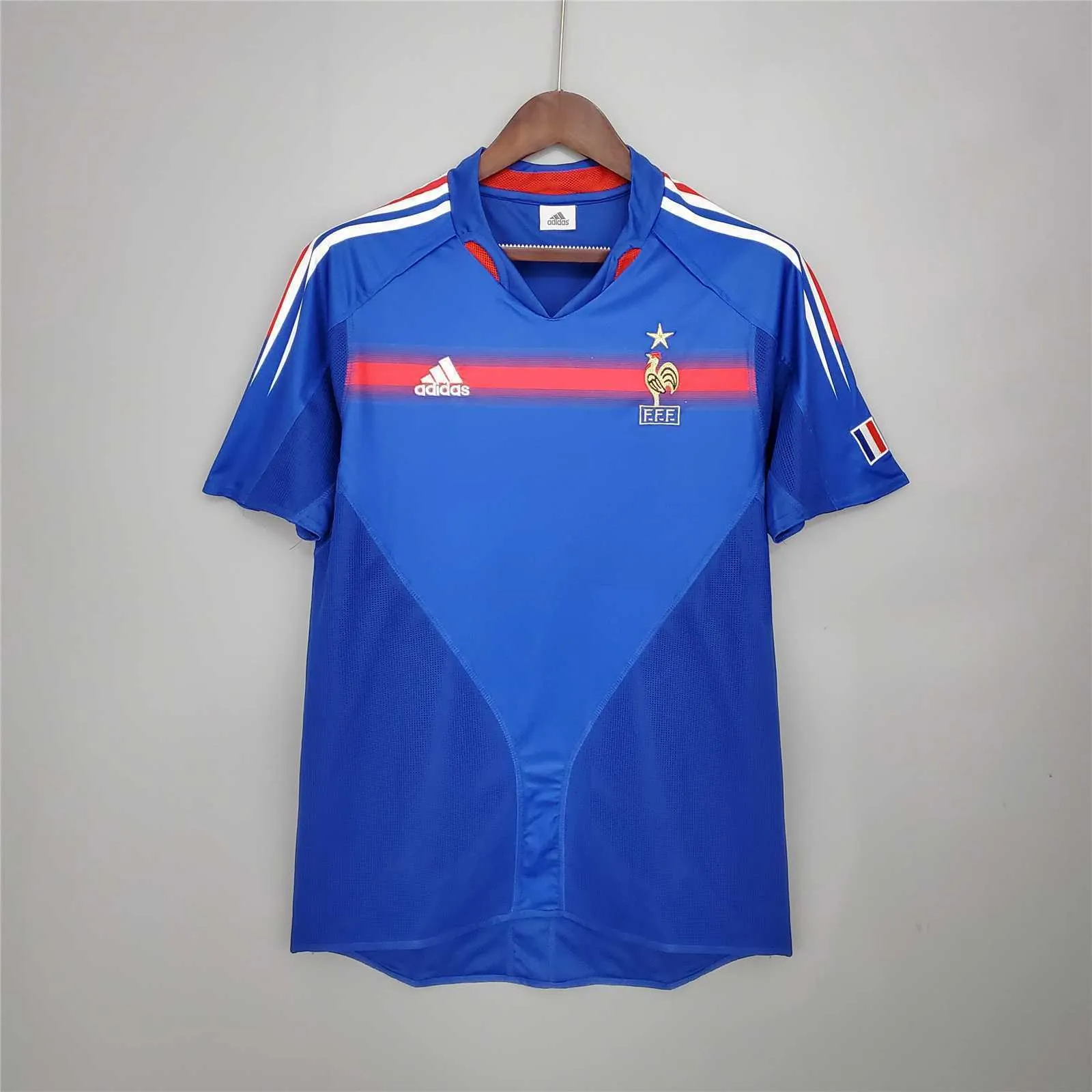2004 France home 8