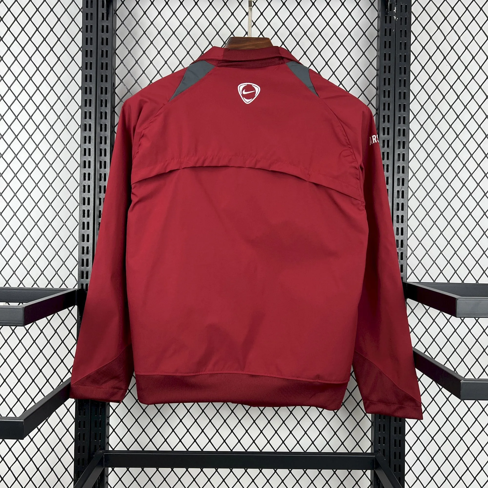 05-06 Arsenal Retro Red Windbreaker Jackets Yupoo 3