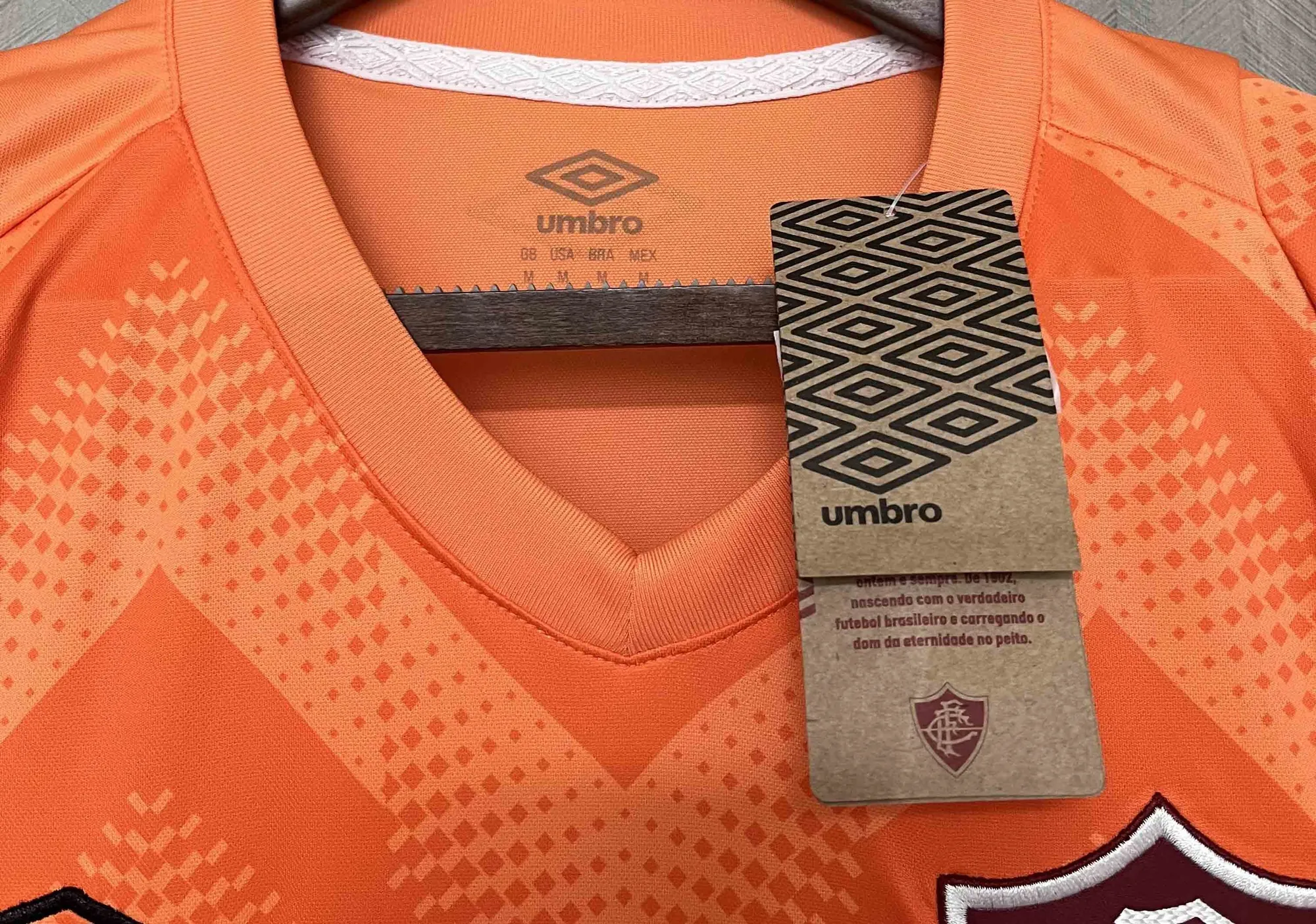 24-25 Fluminense Goalkeeper Orange Kit Football Replicas Yupoo 2