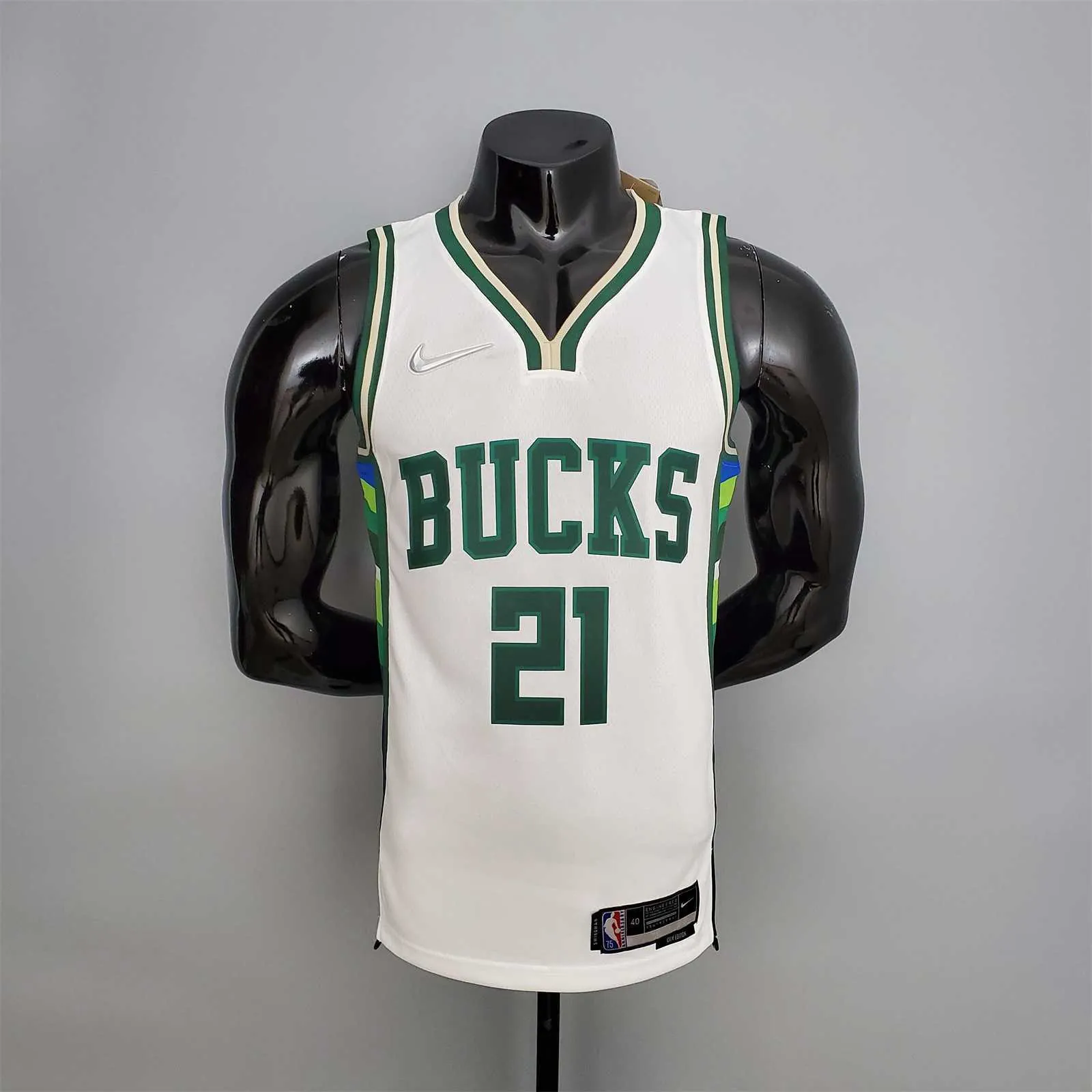 2022 Holiday#21 Bucks White 9