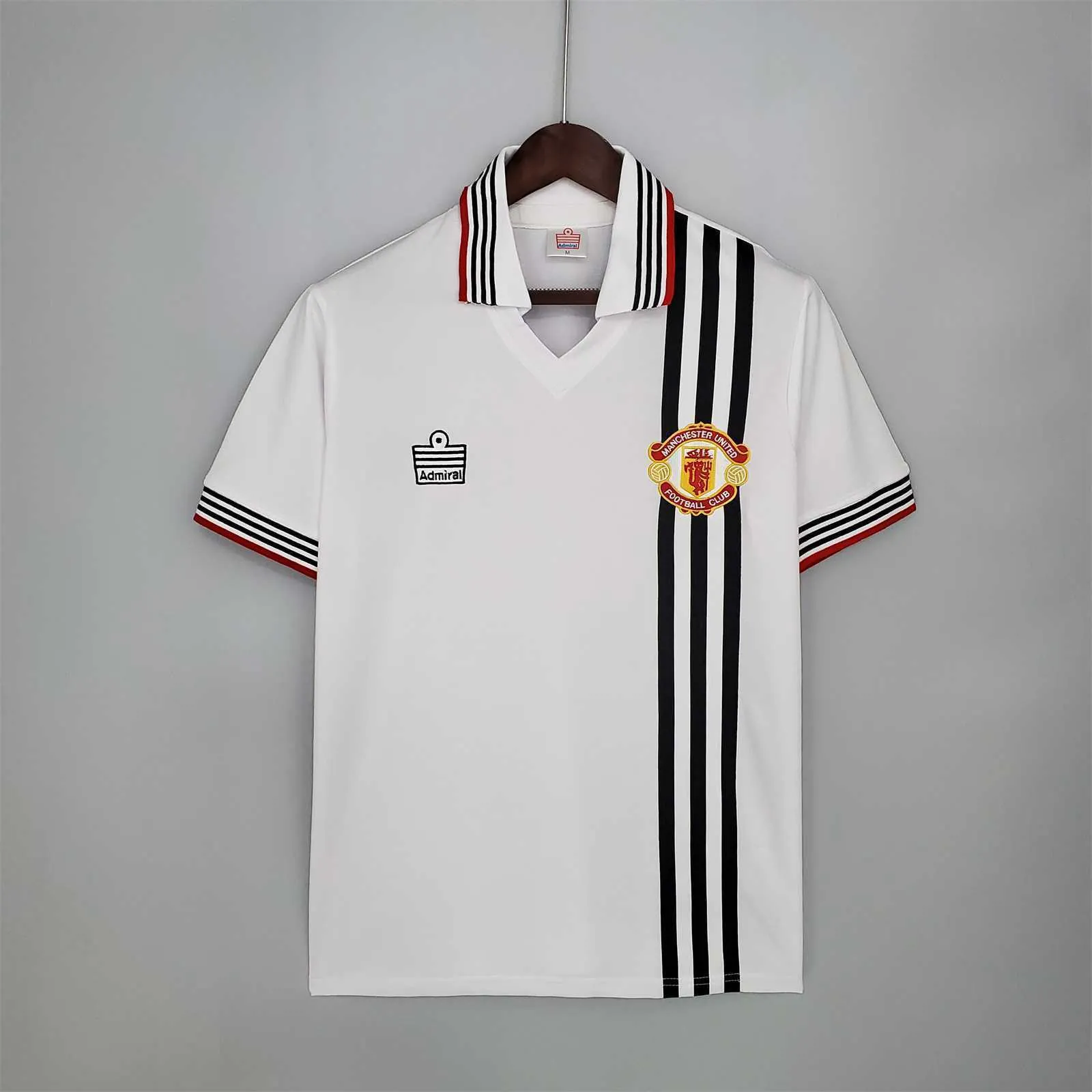 75-80 Manchester United away 8