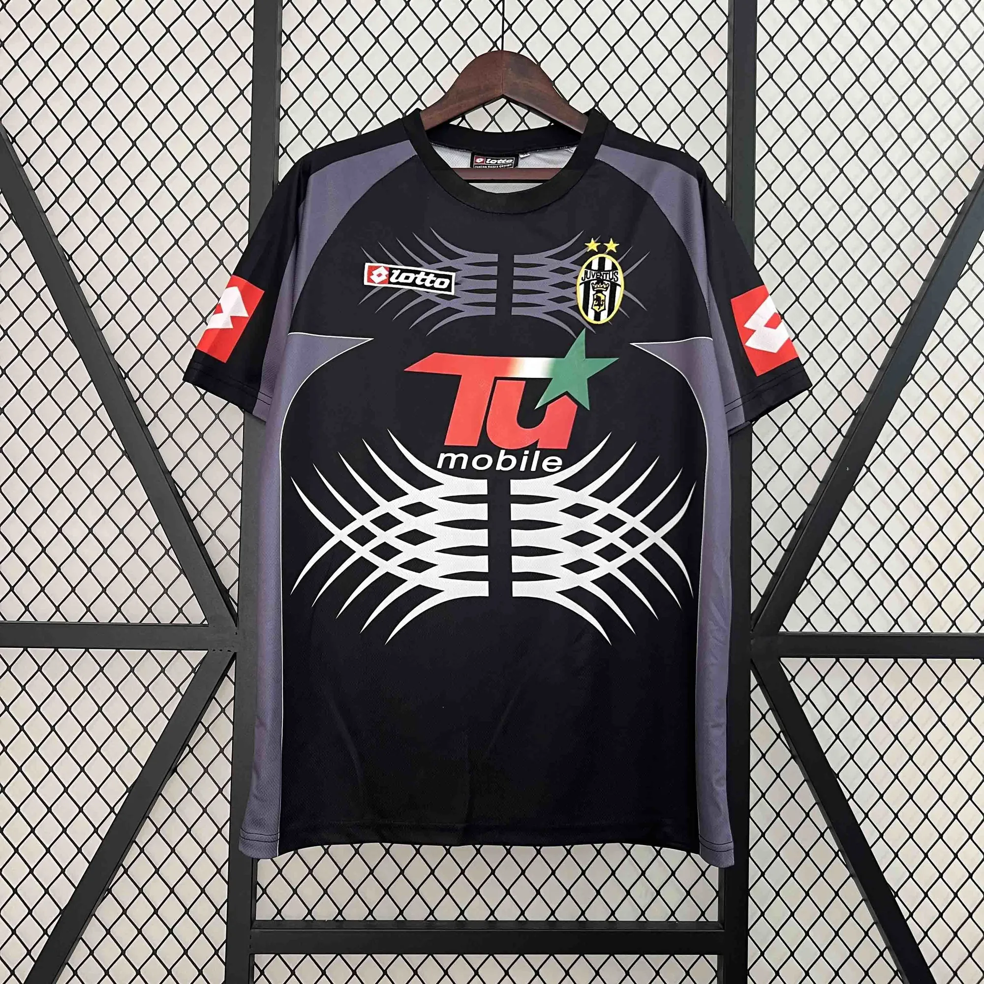 01-02 Juventus Goalkeeper Retro Kit Black Vintage Shirt Football AAAAJersey Supplier S-2XL 3