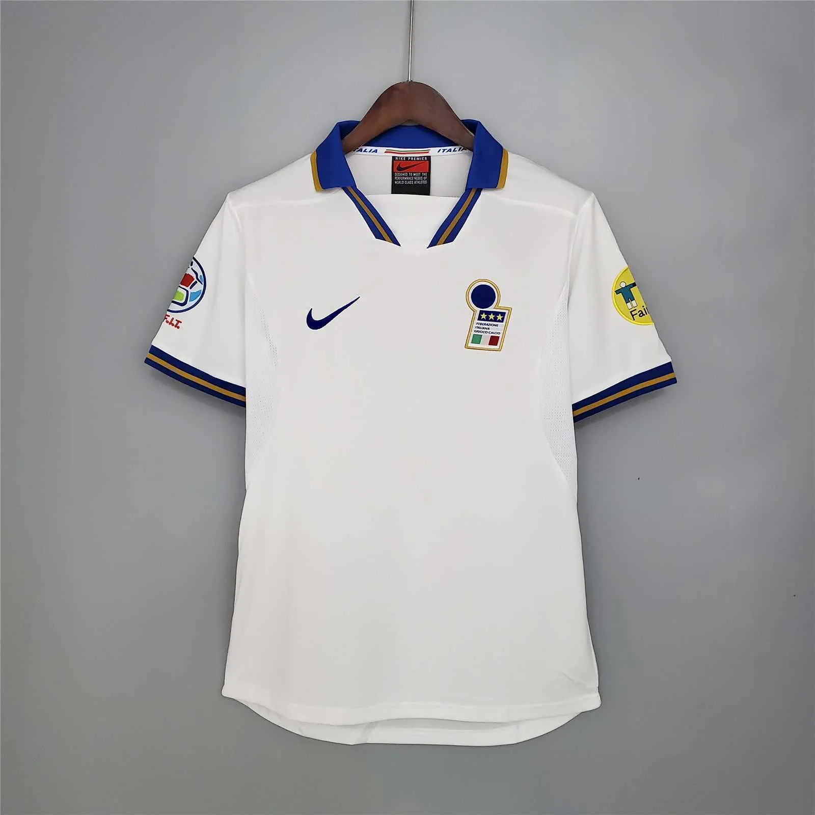 1996 Italy away 10