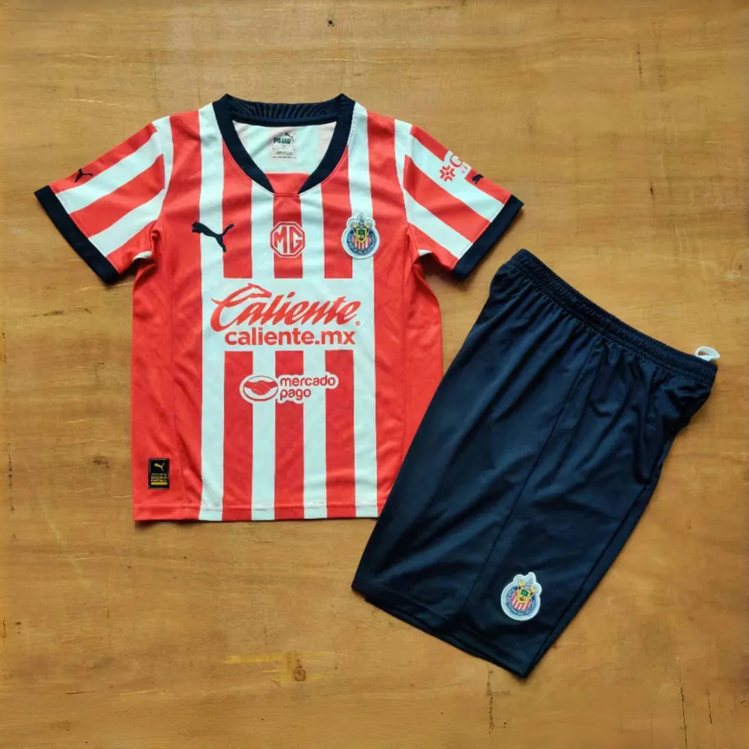 24-25 Chivas Guadalajara Home Kid Kits Youth Apparels AAAAJersey Wholesale Yupoo 5