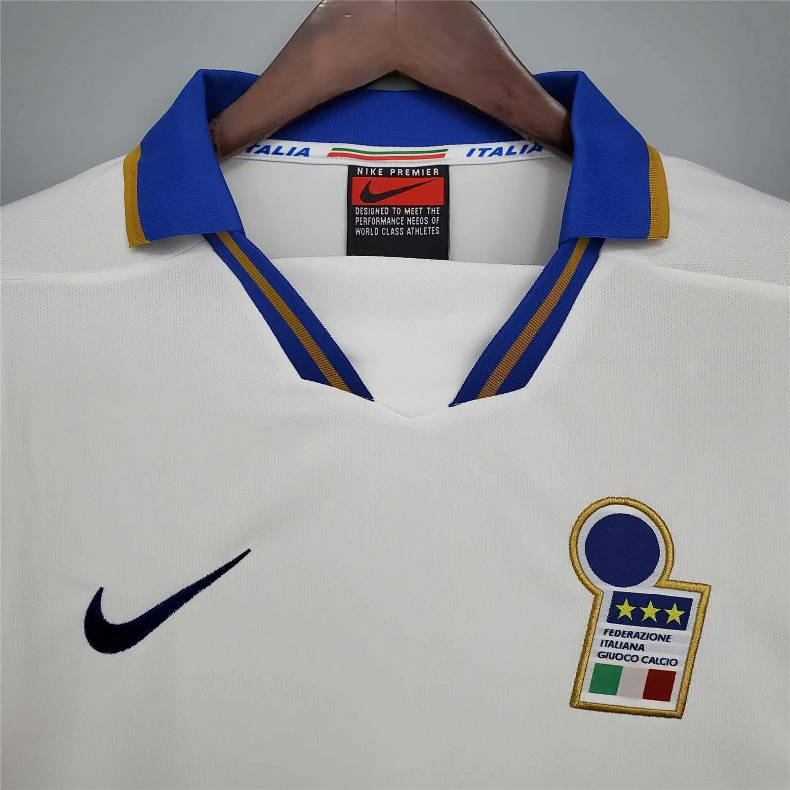 1996 Italy away 5