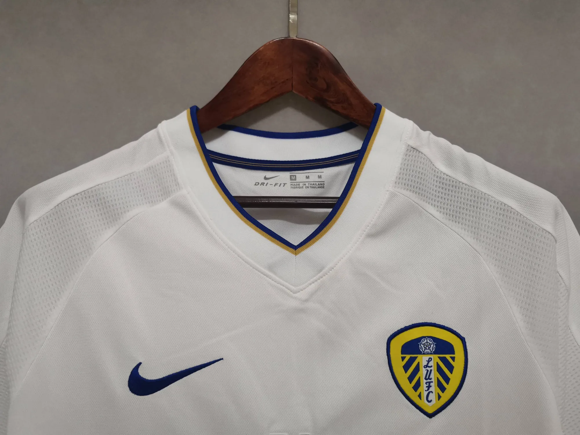 00-01 Leeds United home 5