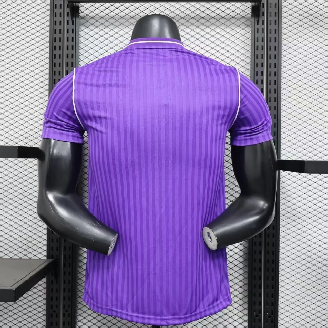 25-26 Real Madrid Casual Purple Retro Style Football Shirt Apparels AAAAJersey Wholesale Yupoo 3