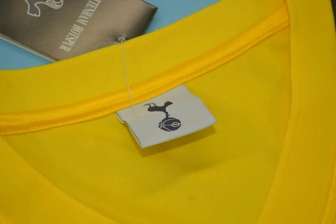 82-83 Tottenham Hotspur away yellow 9