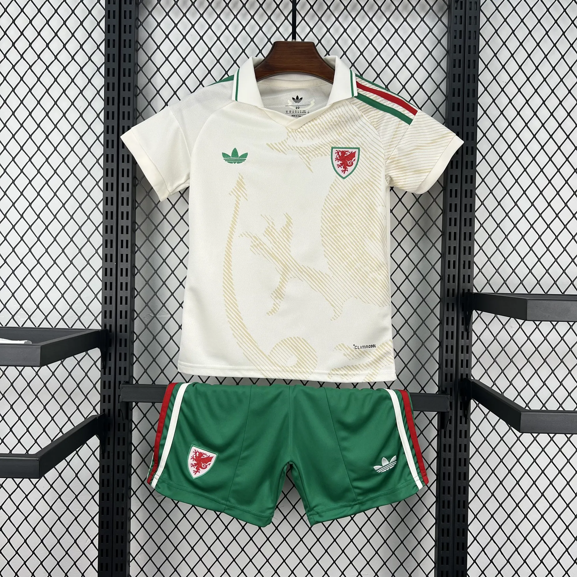 World Cup 2026 Wales Away Kid Kits Soccer Youth Apparels AAAAJersey Wholesale Yupoo 6 2