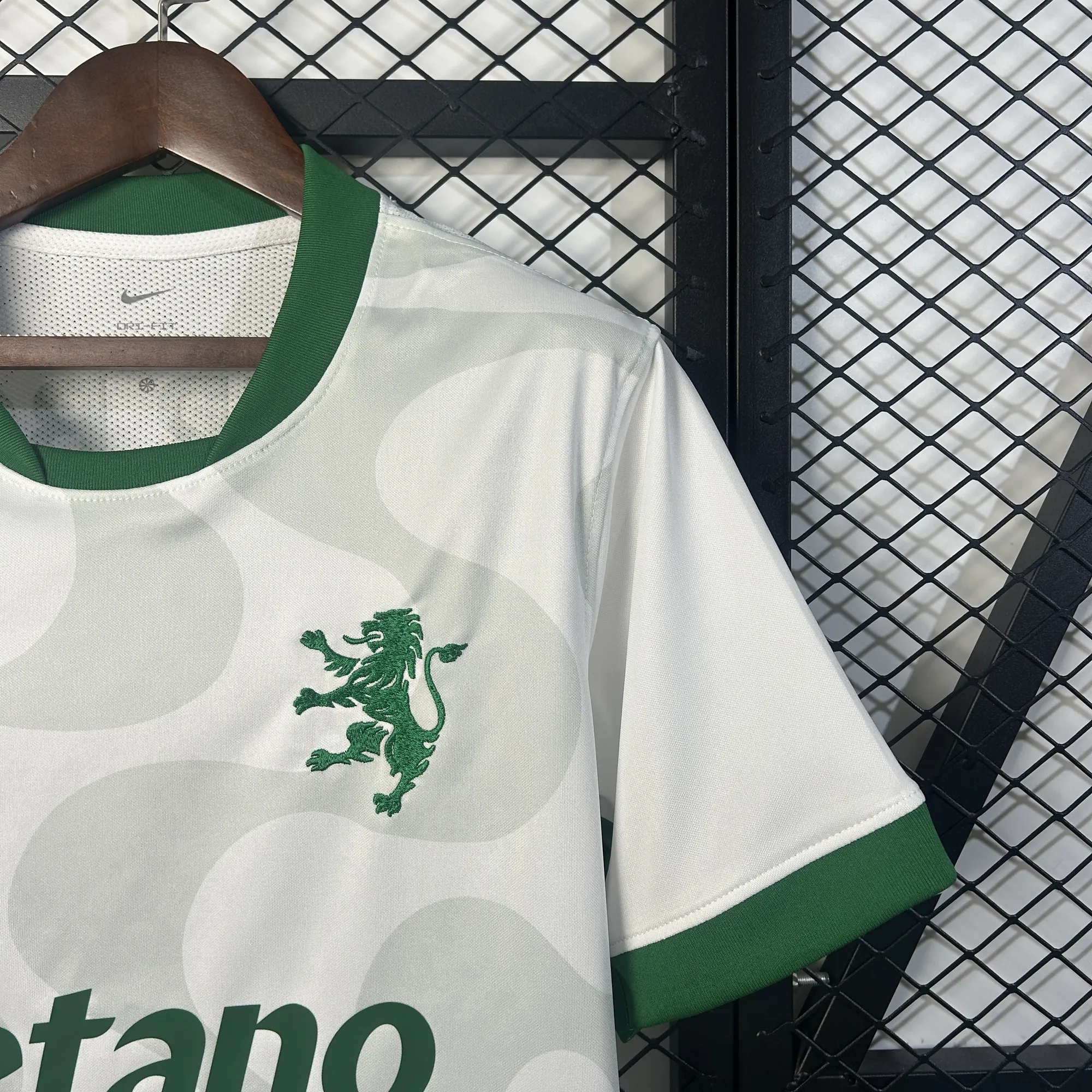 25-26 Sporting Lisbon Away Shirt Football Apparels Sino AAAAJersey Supply Yupoo 1