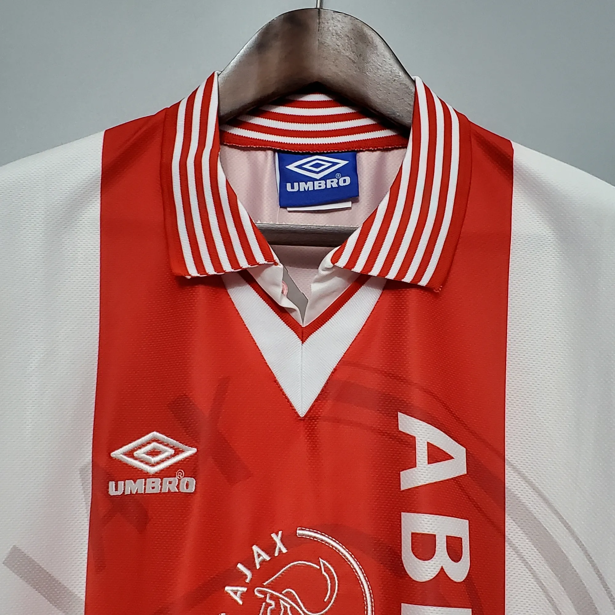 95-96 Ajax home 4