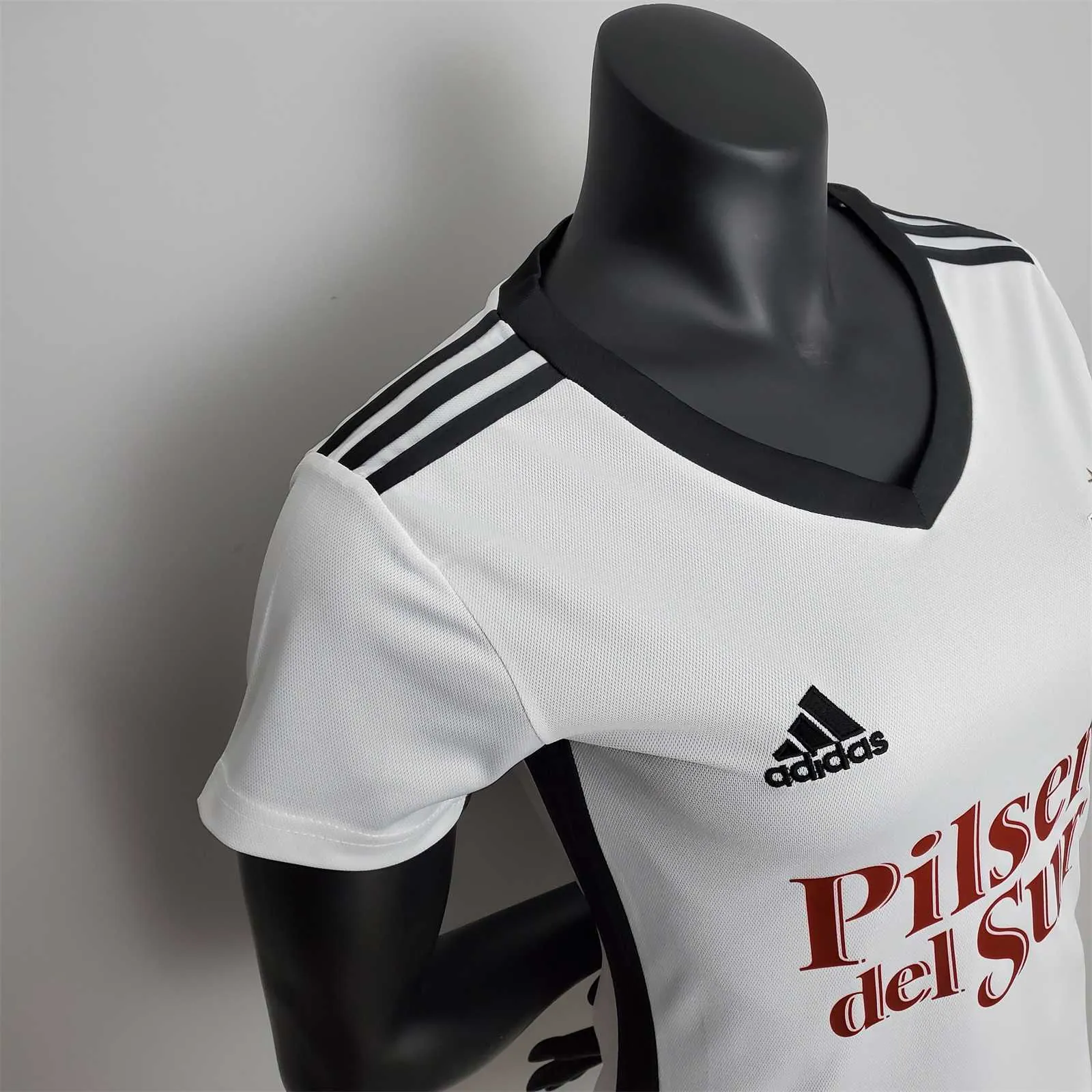22-23 Colo-Colo home women 3