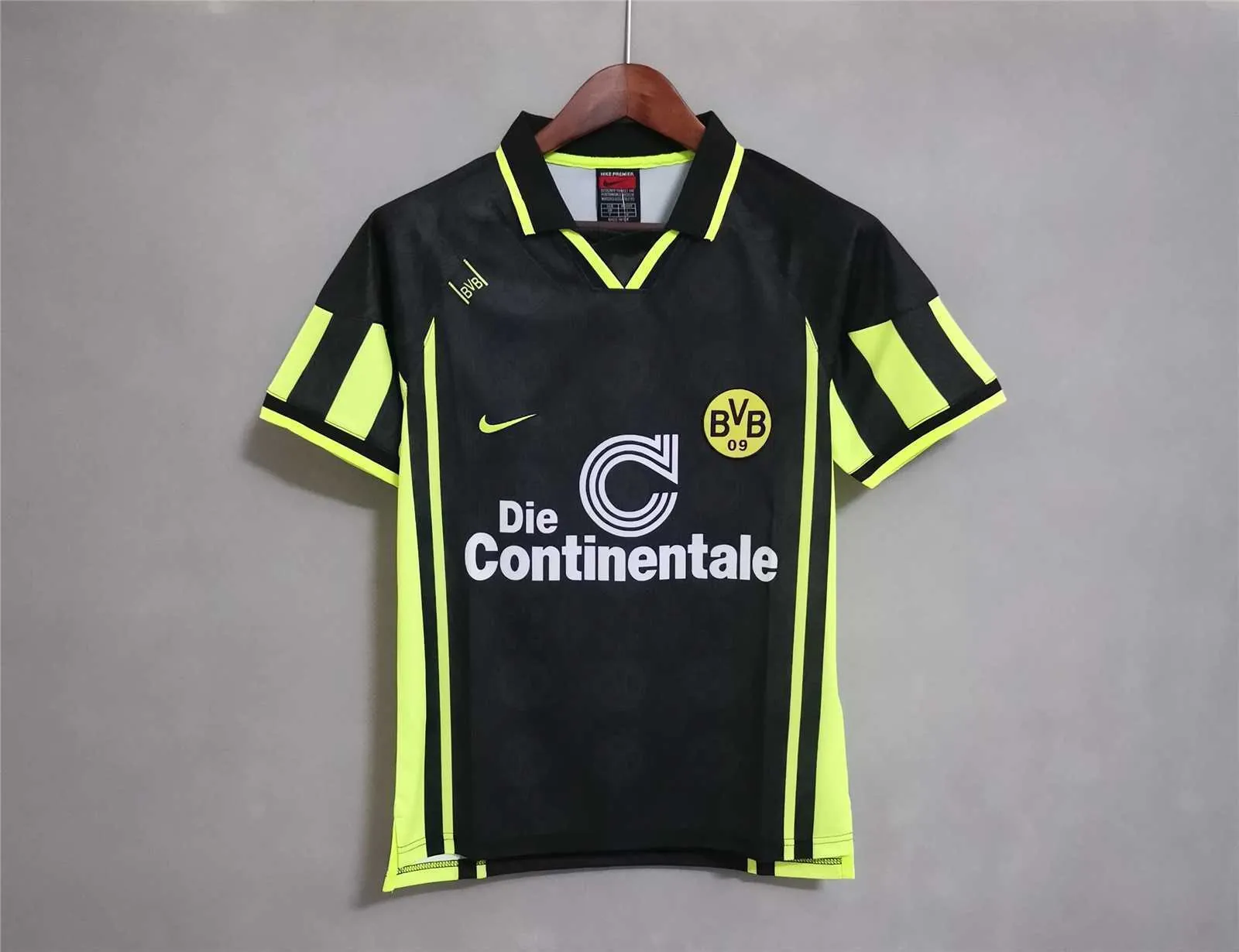 95-96 Dortmund away black 9