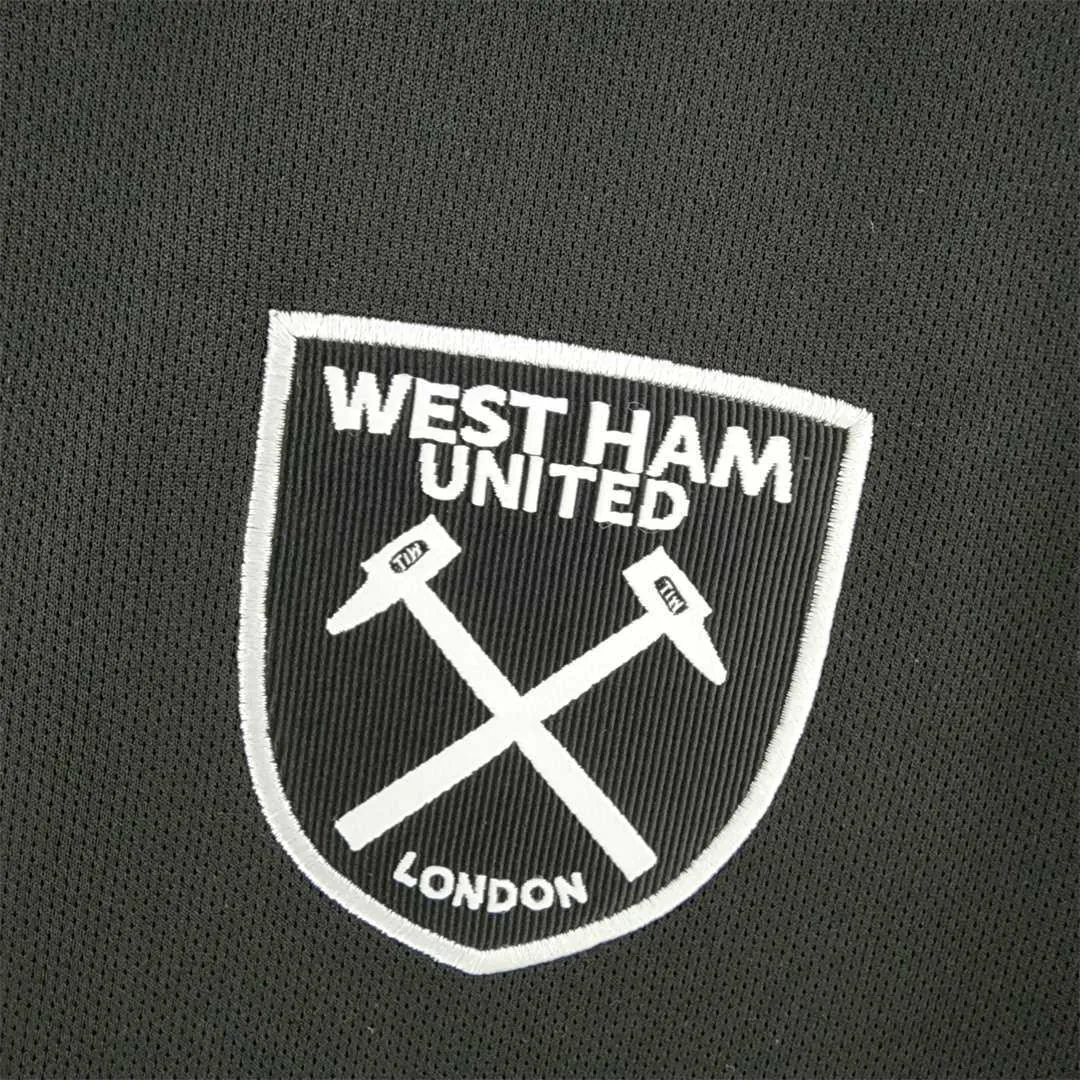22-23 West Ham United away 4
