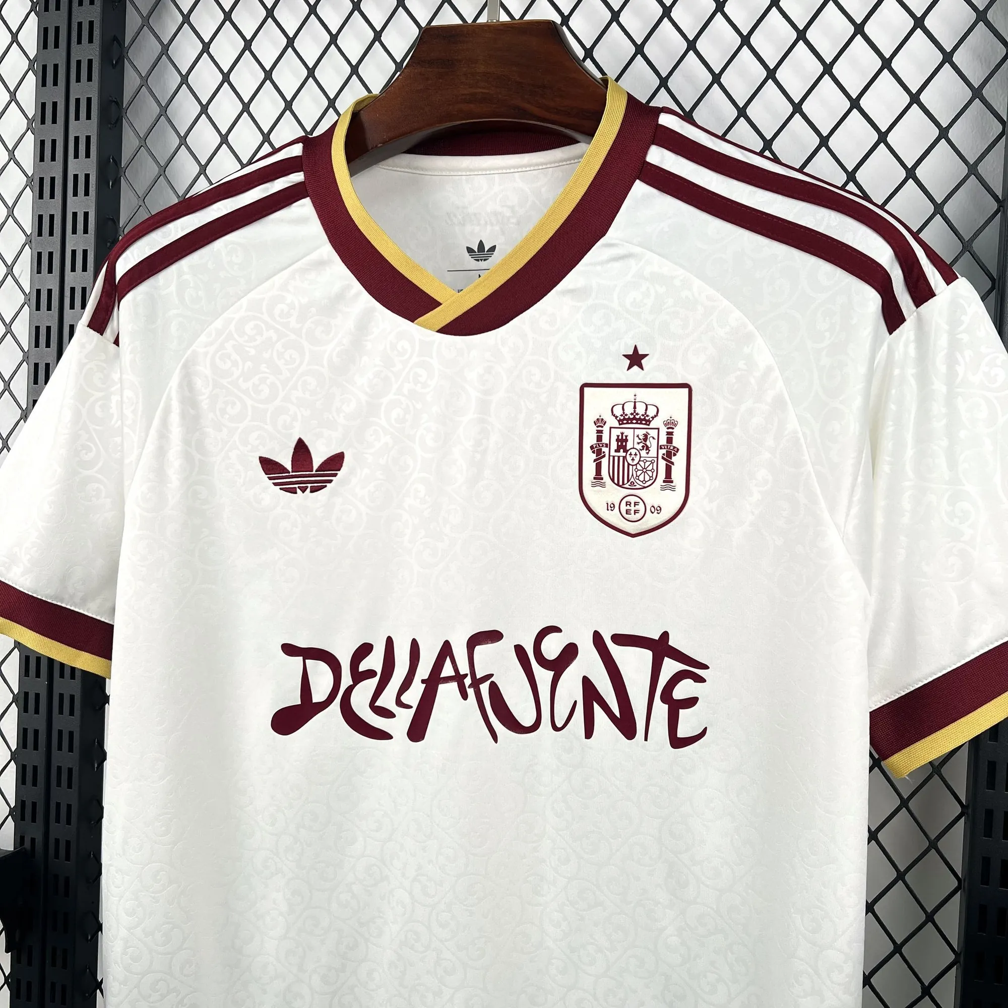World Cup 2026 Spain x Dellafuente Mens Away Kit Football T-Shirt AAAAJersey Supply Yupoo 8 2