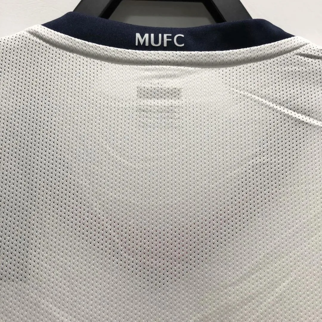 08-09 Manchester United away white UCL final long sleeve 9