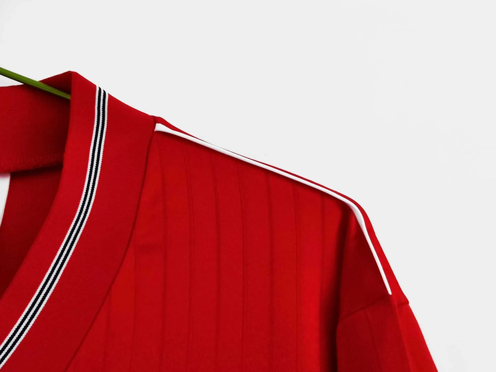 84-87 England away 7