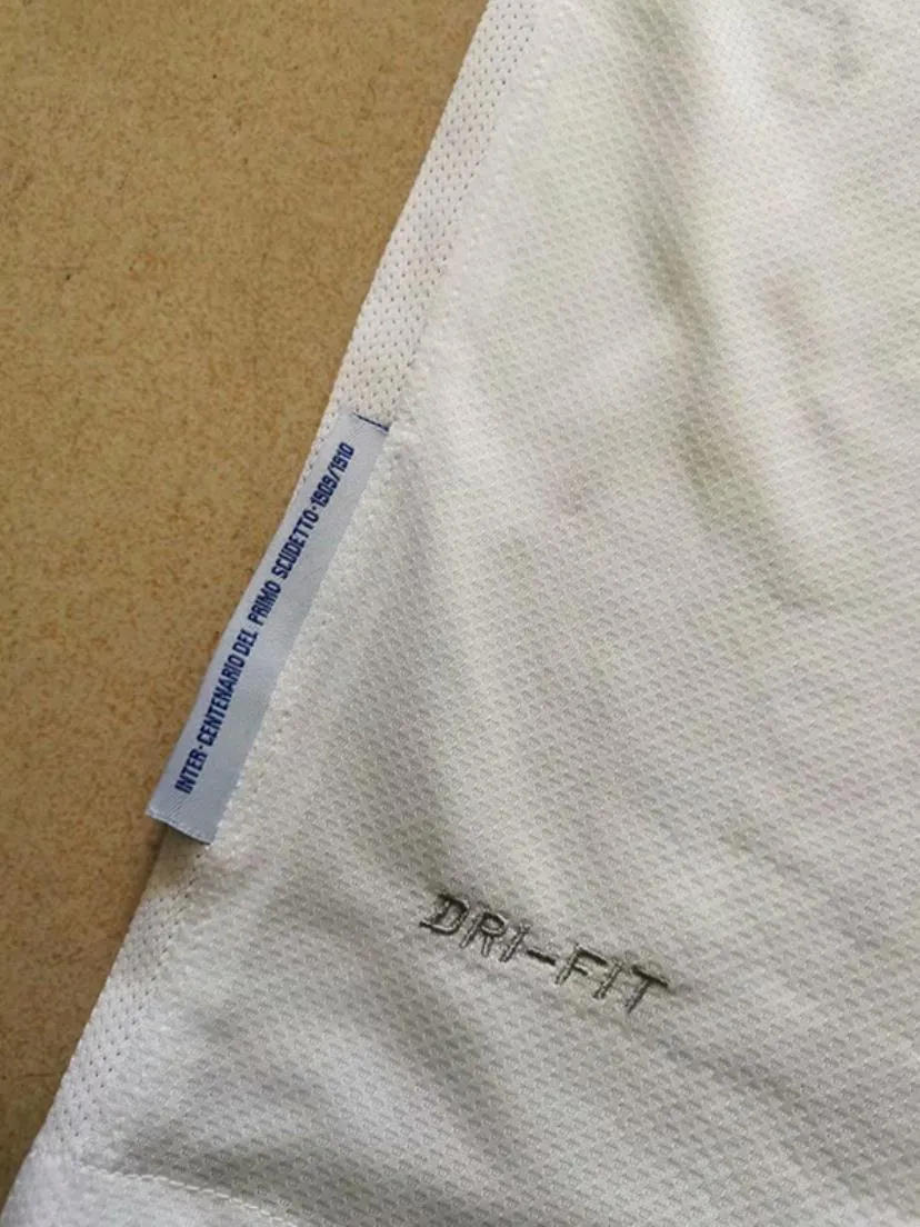 09-10 Inter Milan white away 4