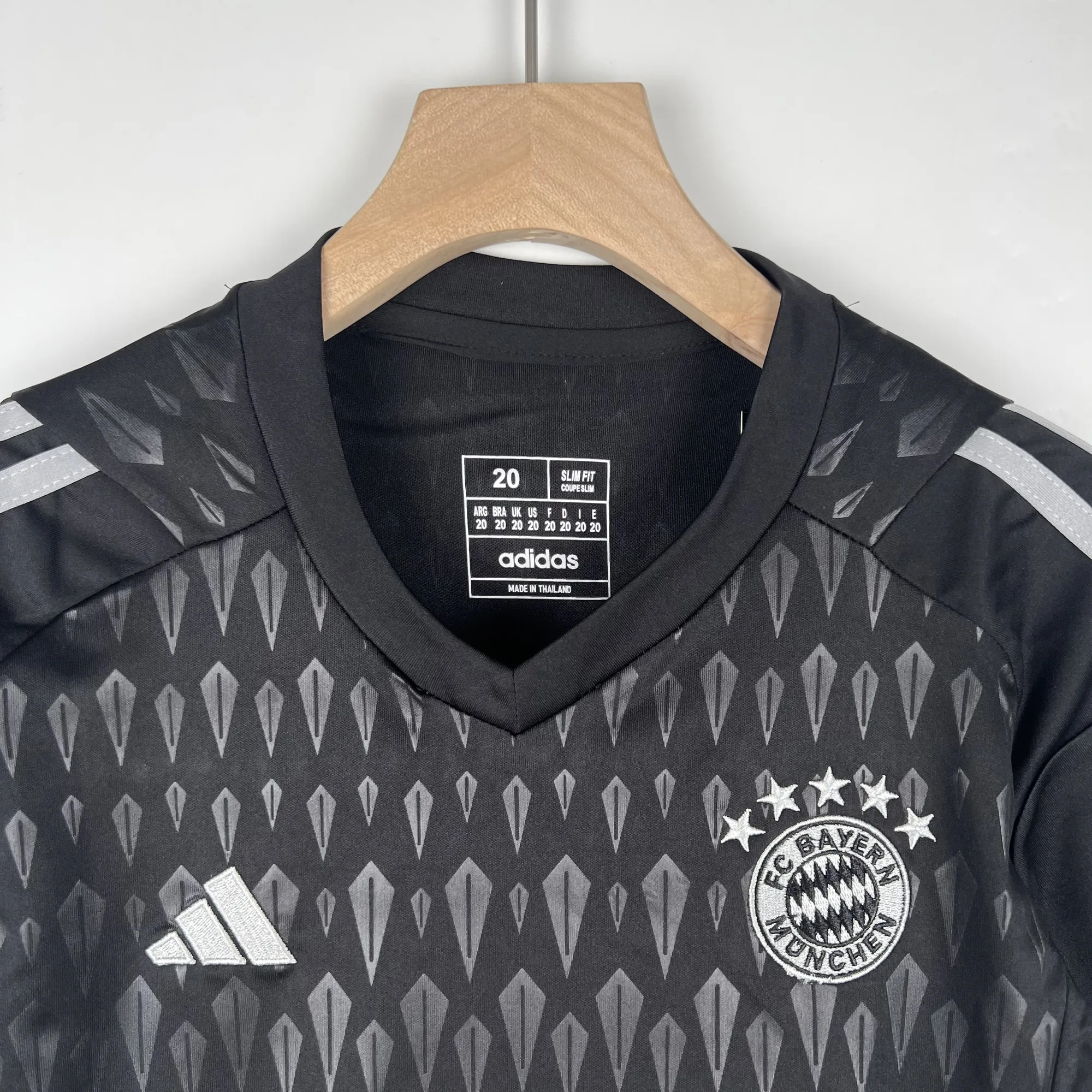 23-24 Kids Goalkeeper Bayern Munich Size 16-28 4