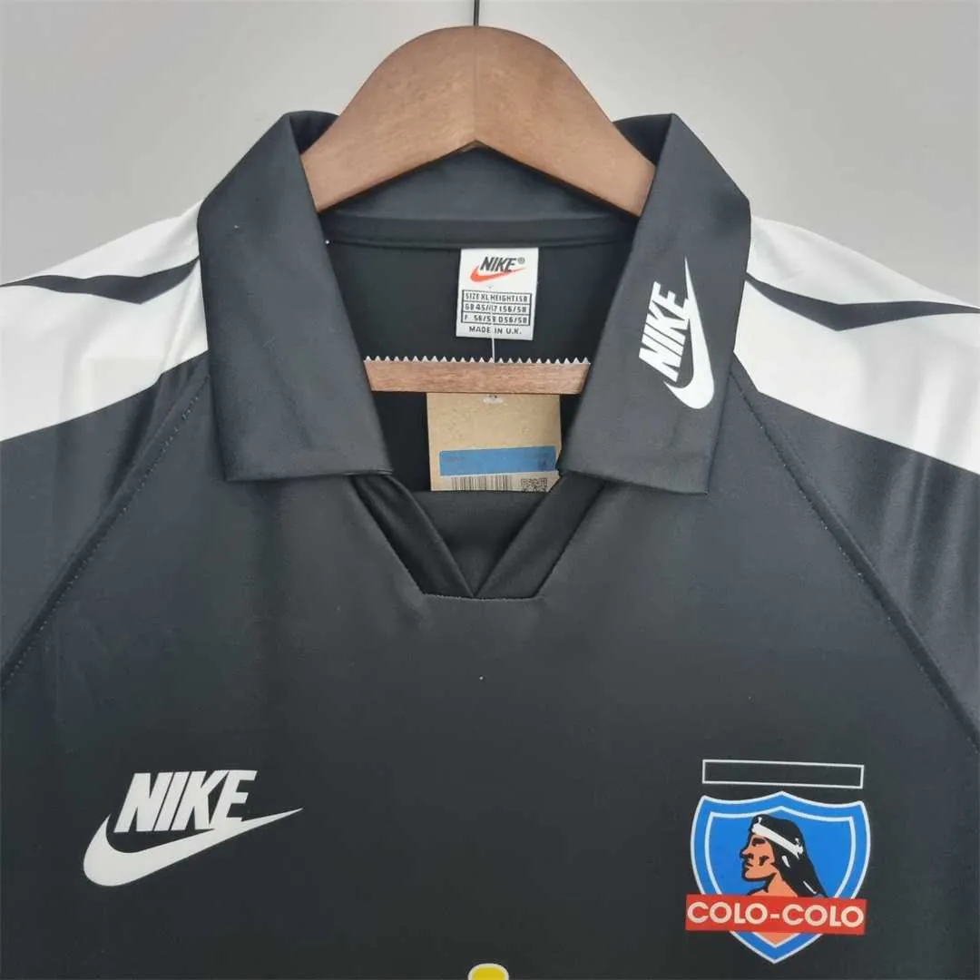 95 Colo-Colo away 5