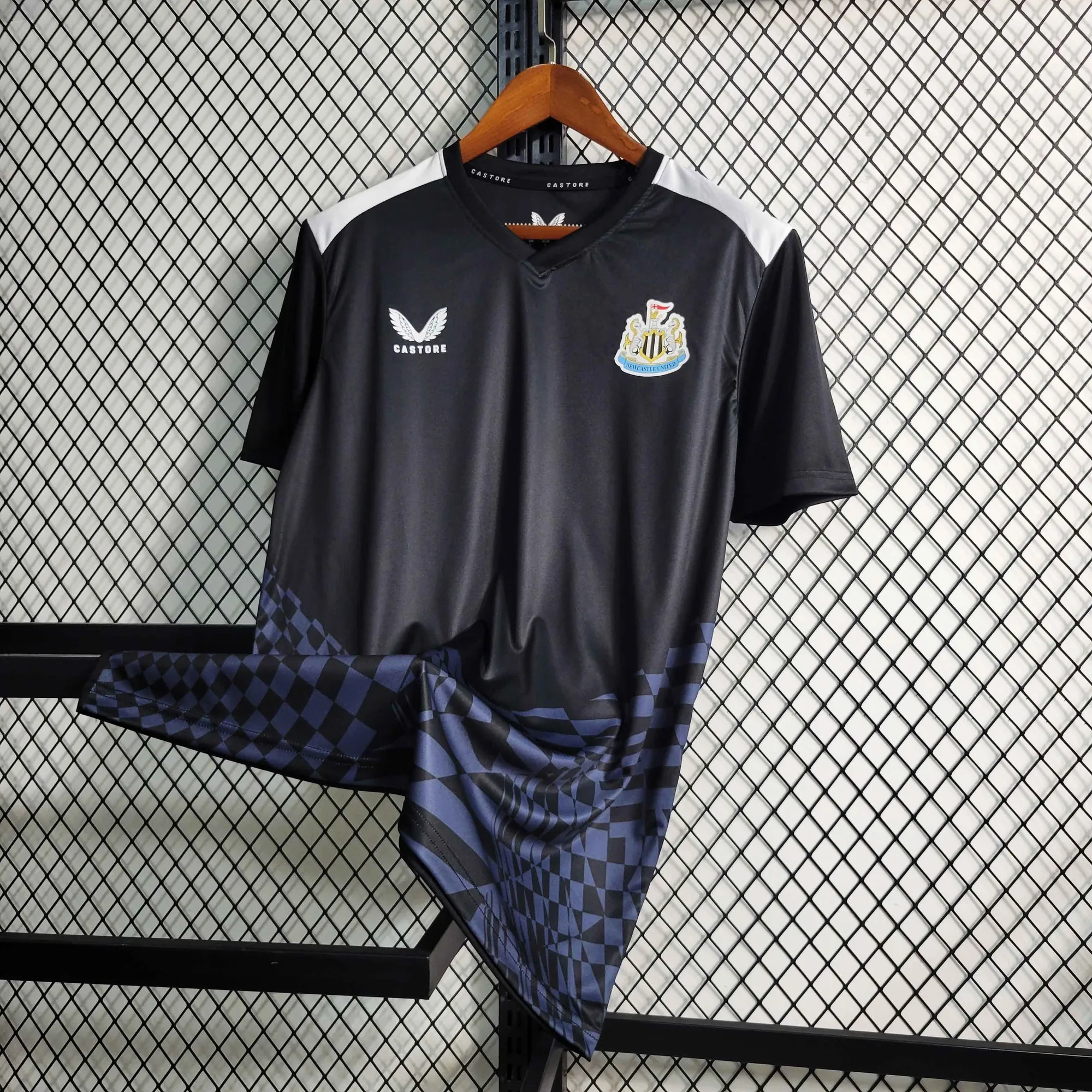 23-24 Newcastle Training Suit S-XXL 1