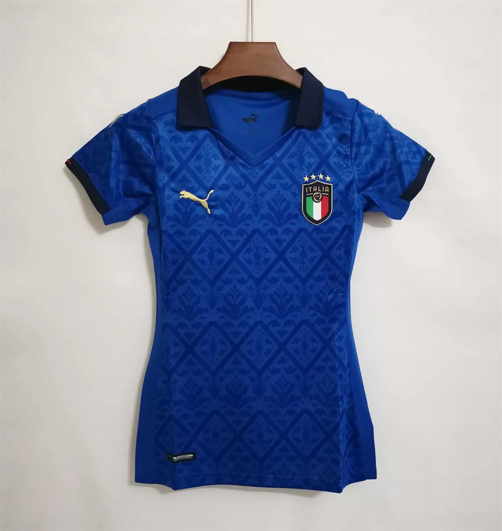 2021 Italy home women 8