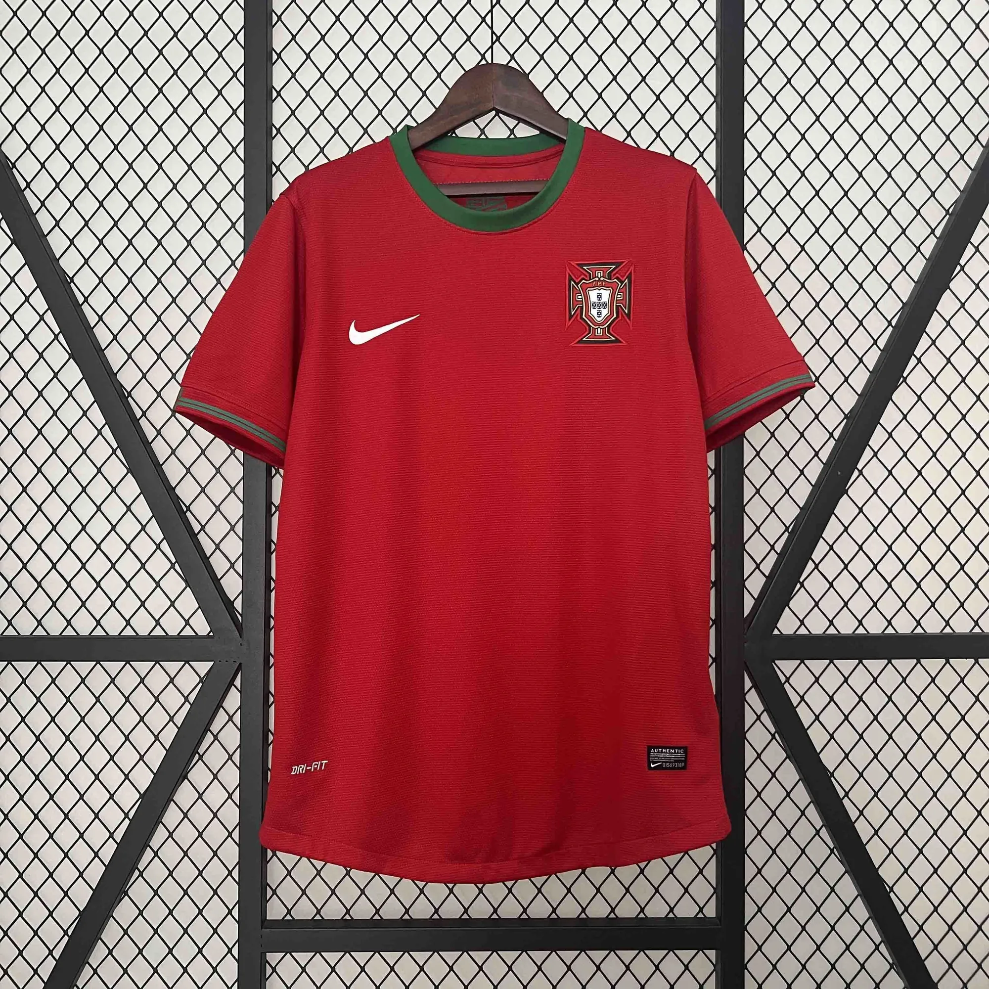 2012 Portugal Home Retro Kit Vintage Shirt Football AAAAJersey Supplier 7