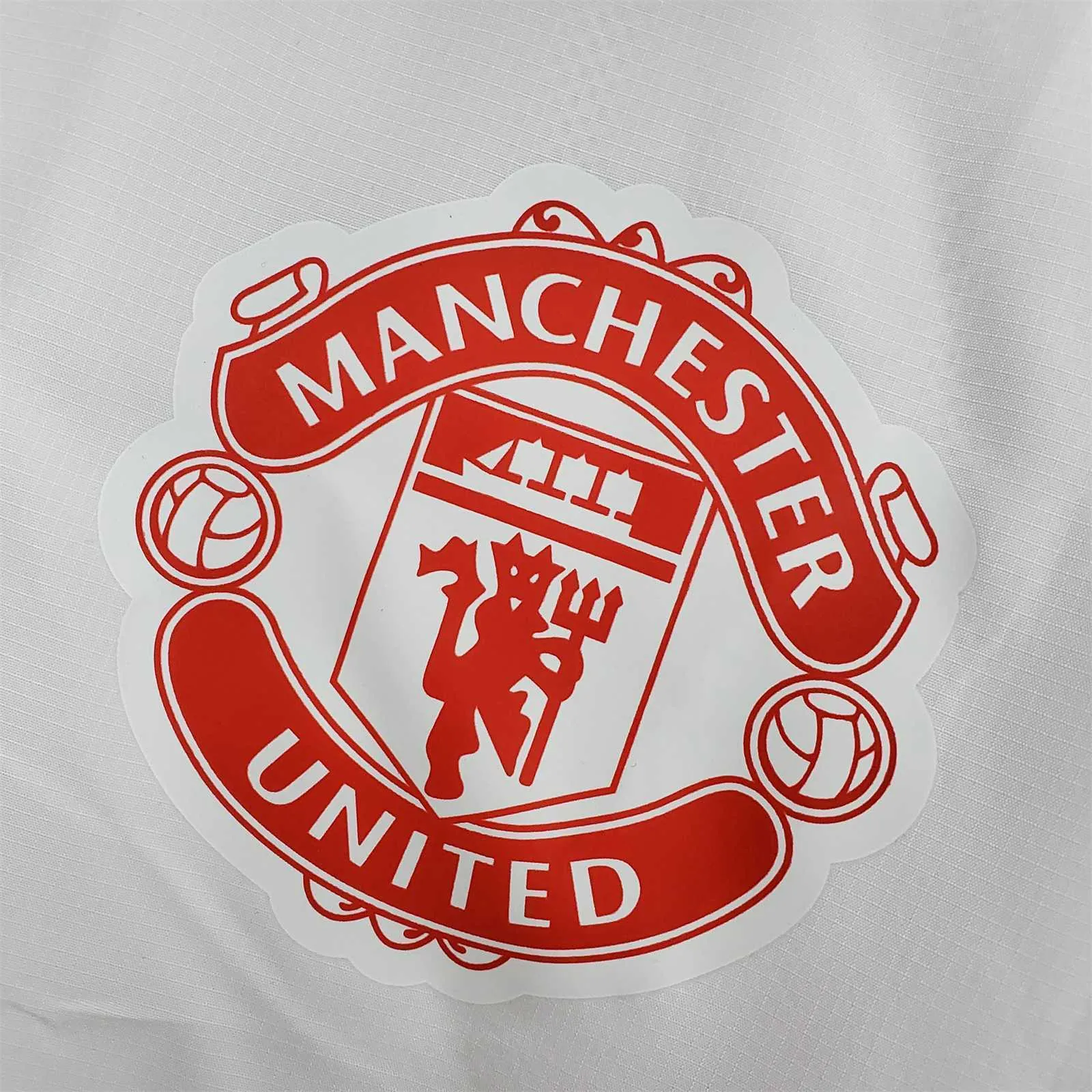 22-23 Manchester United white windbreaker 3