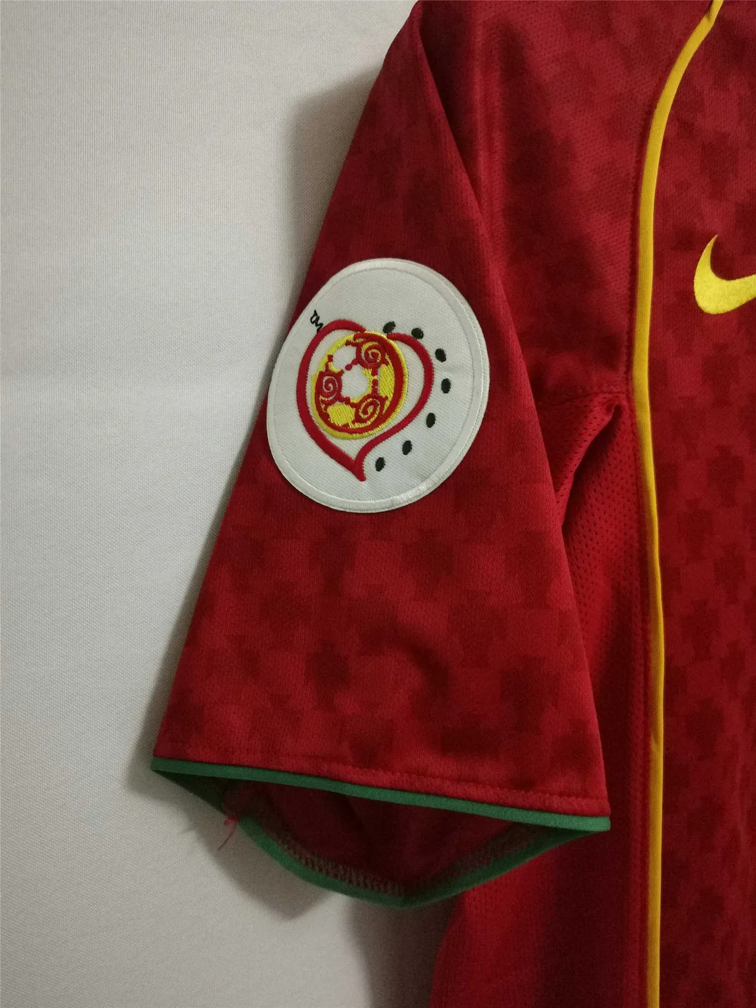 2004 Portugal home red 9