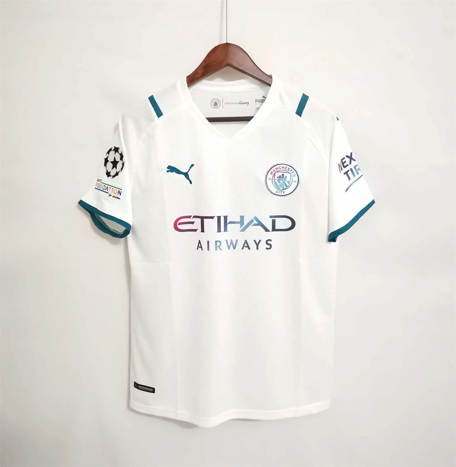 21-22 Manchester City away 16