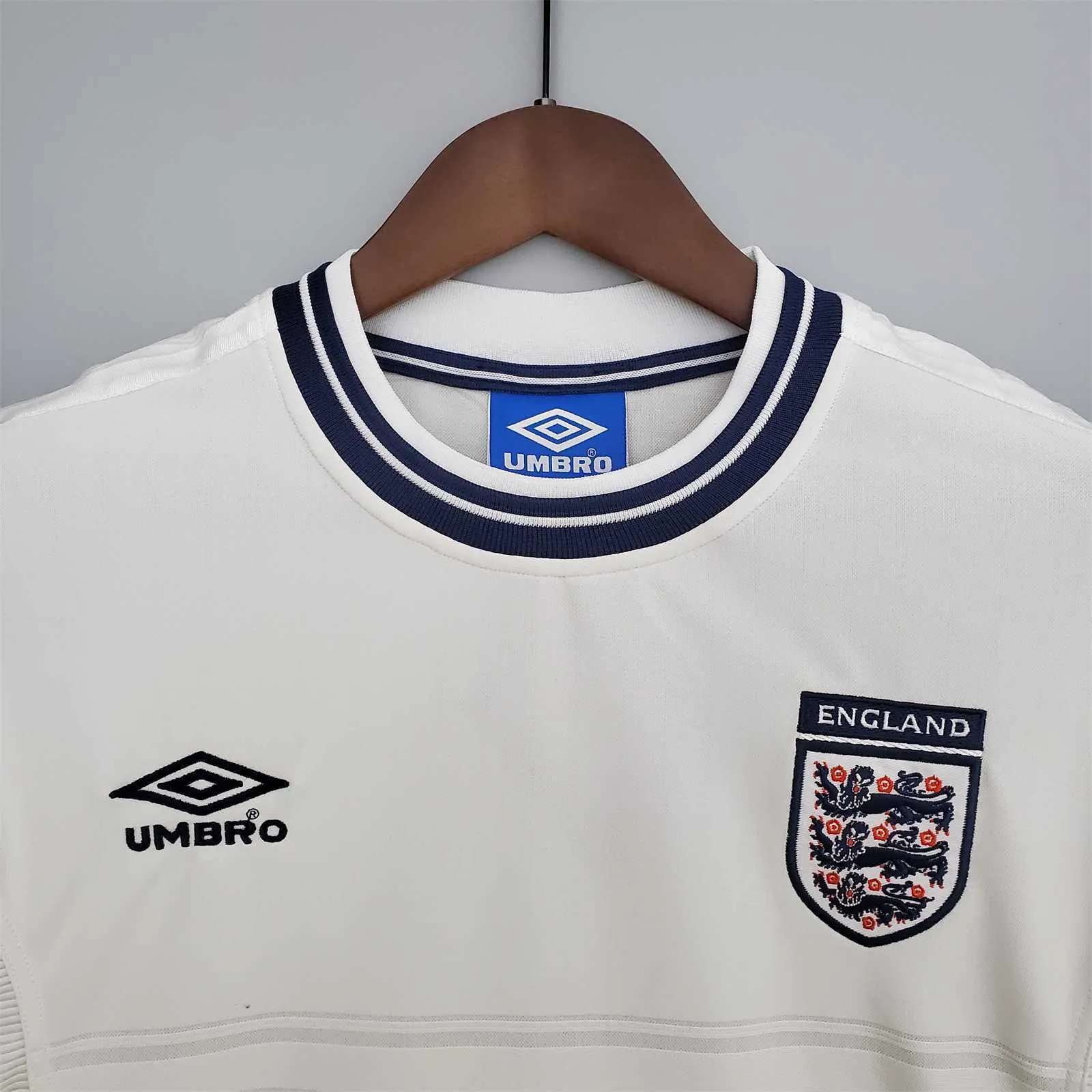 2000 England home 5