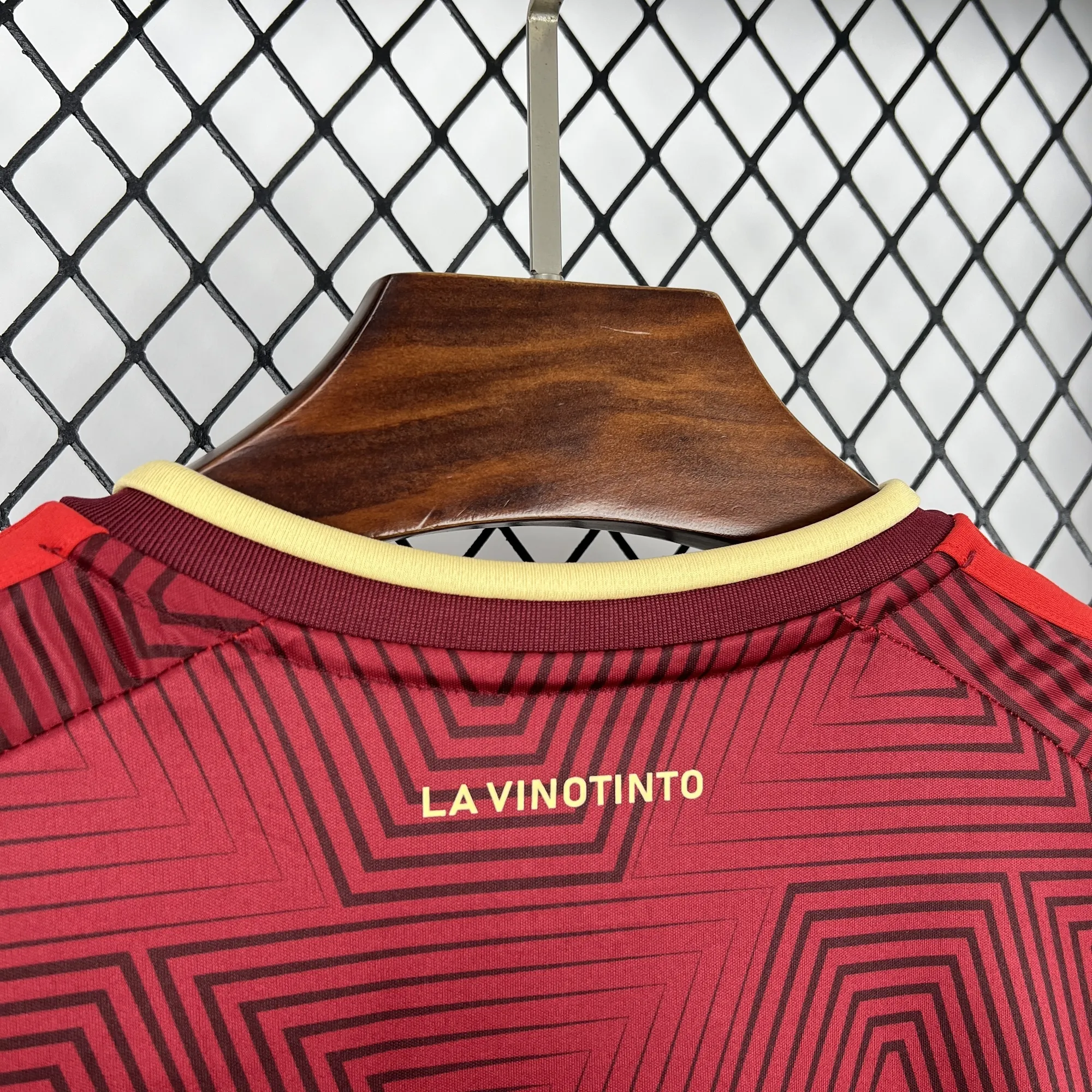 2026 Venezuela World Cup Home Kit Football T-Shirt AAAAJerseys Supply Yupoo 4