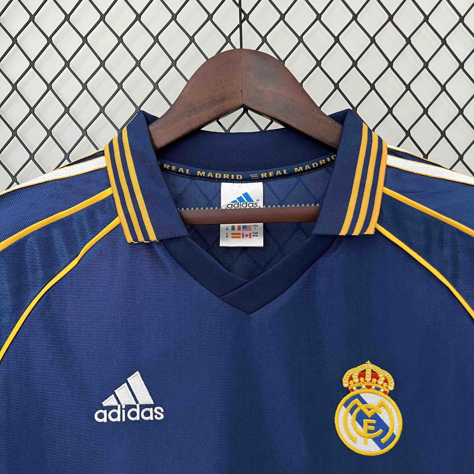 98-00 Real Madrid Third Retro Kit Soccer Uniform AAAAJerseys Dropshipping Yupoo 1
