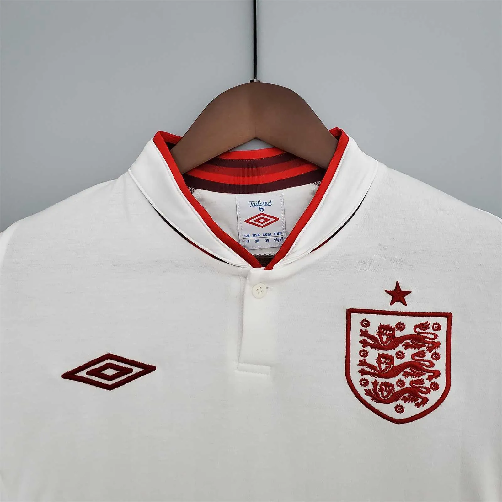 2012 England home1684421307000 2
