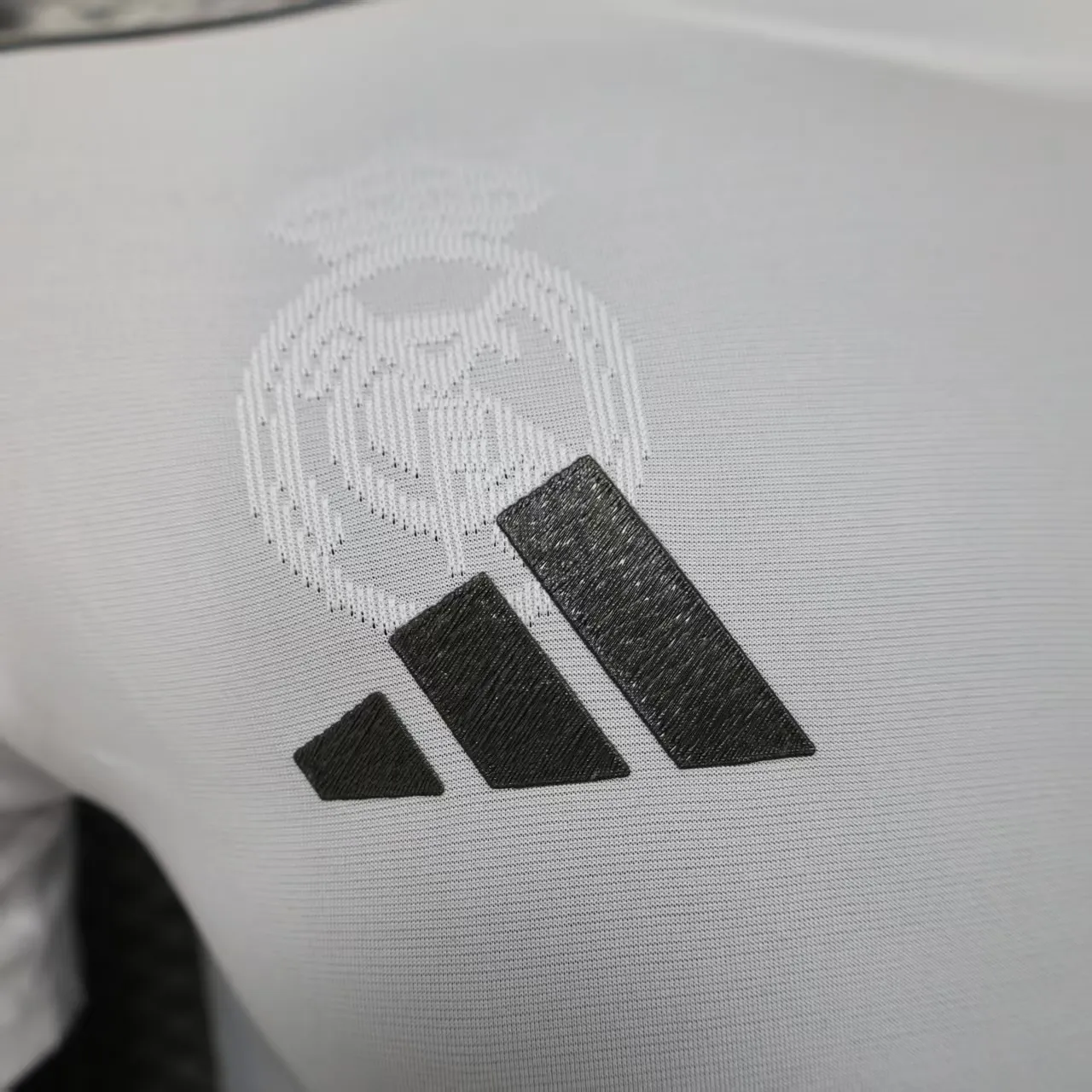 25-26 Real Madrid Special Edition Football Player Version Shirt AAAAJersey Dropship Yupoo 2