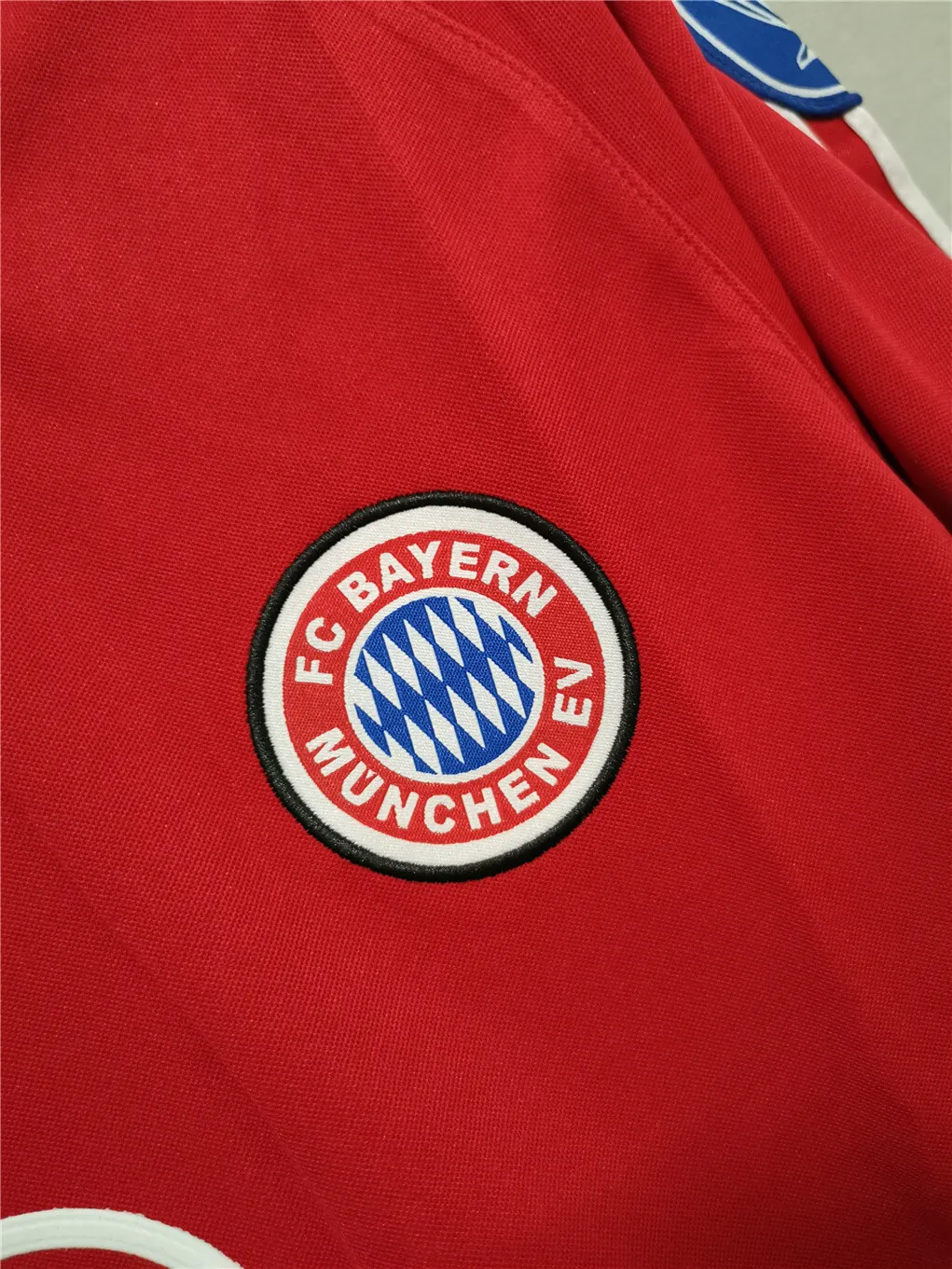 01-02 Bayern Munich Champions League home red 6