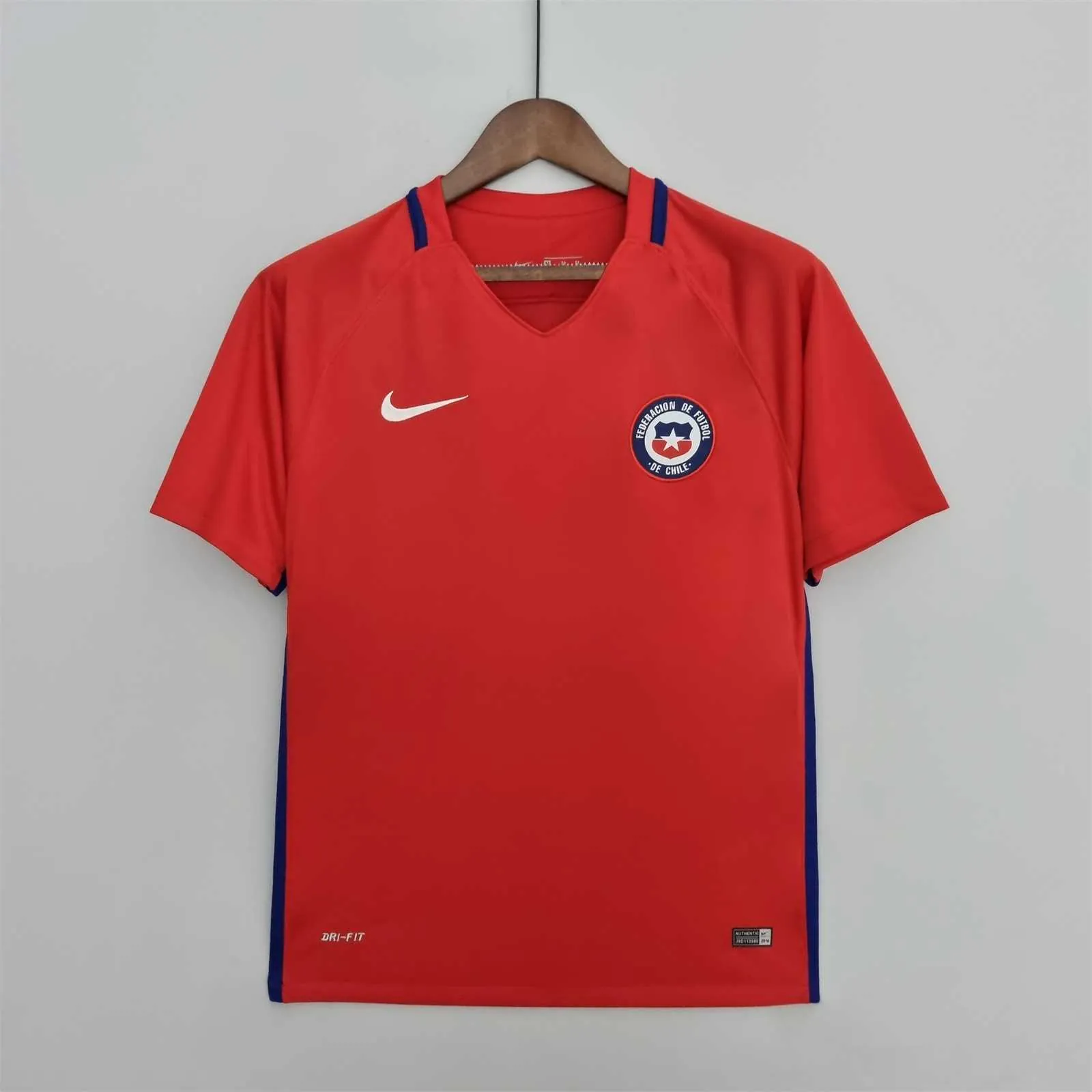 16-17 Chile home 10