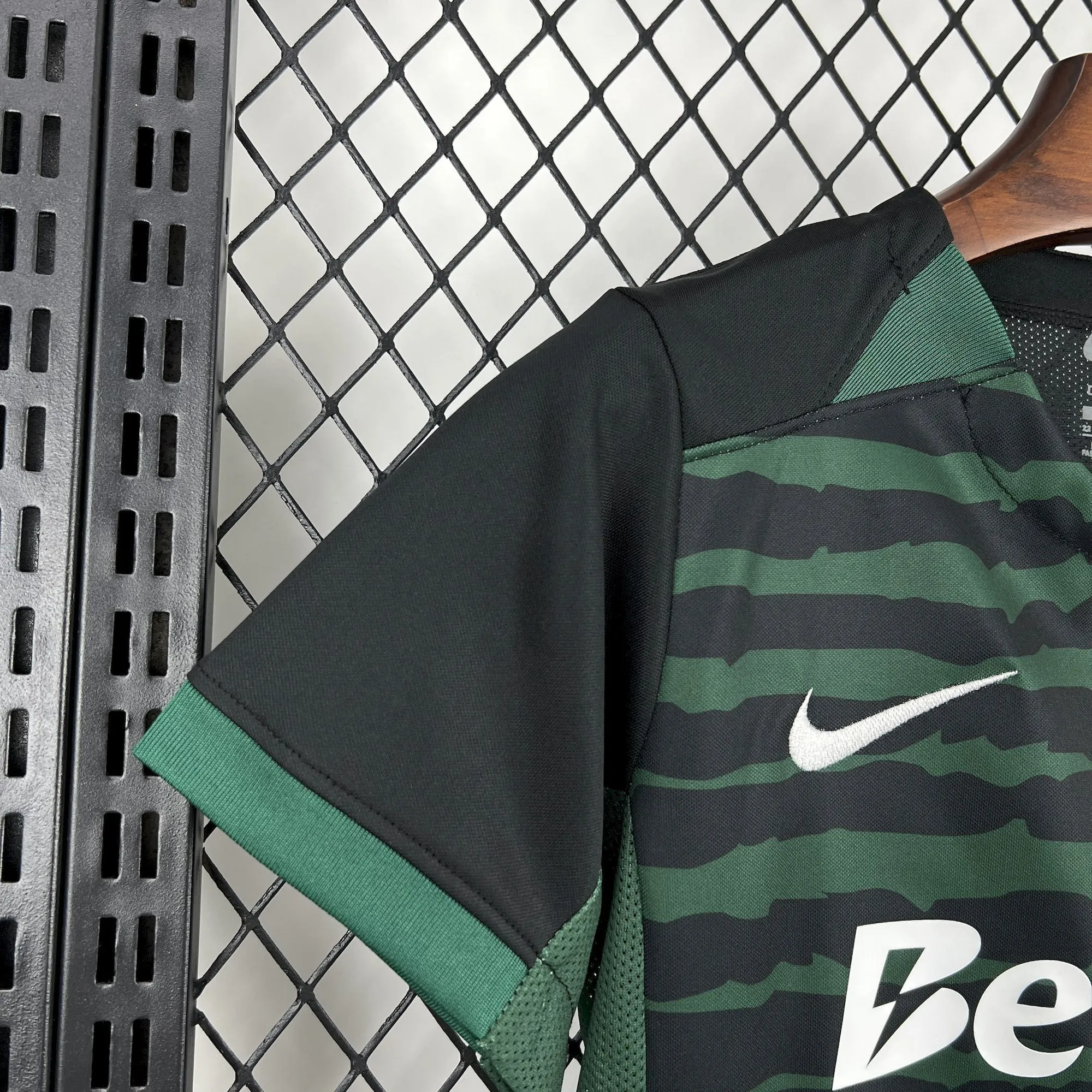 25-26 Kids Sporting Lisbon Goalkeeper Kit Youth Apparels Football AAAAJersey Dropship Yupoo 1