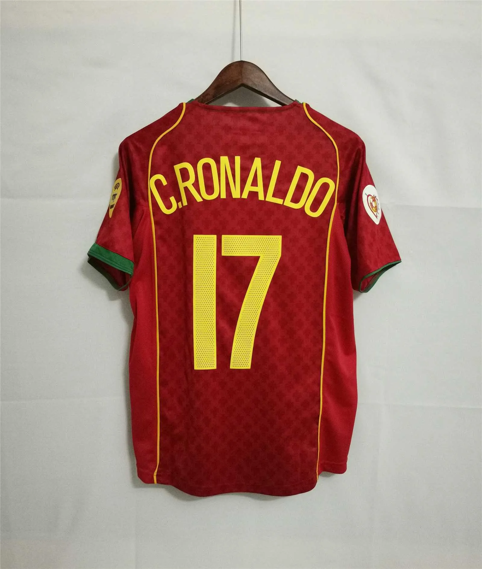 2004 Portugal home red 21