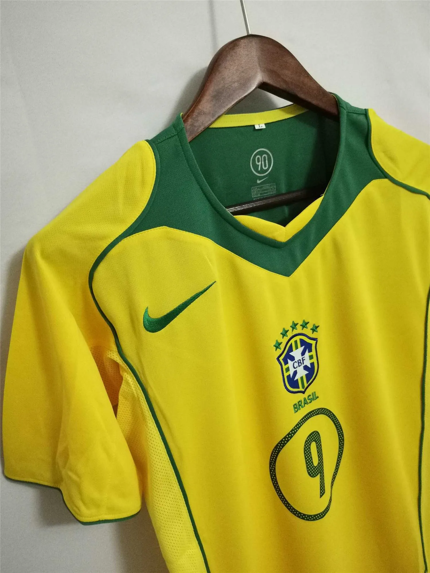 2004 Brazil home 1